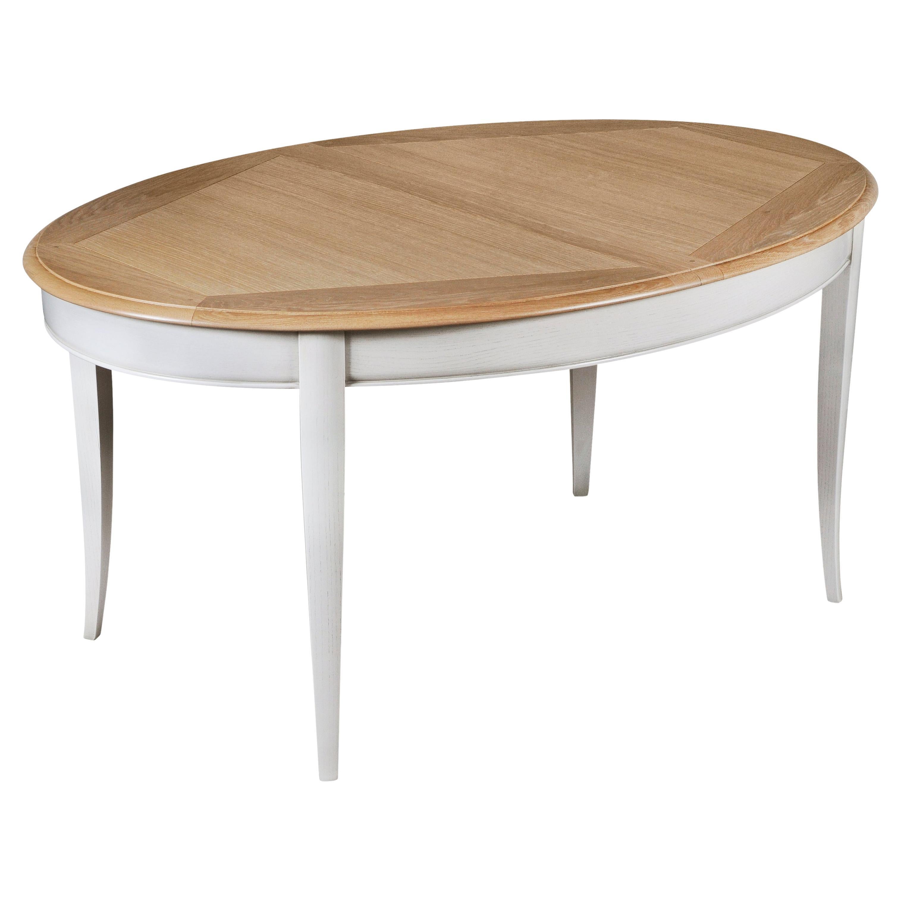 Ovaler Tisch aus Eiche, weiß geweißt und perlmuttgrau lackiert, mit 2 Verlängerungen