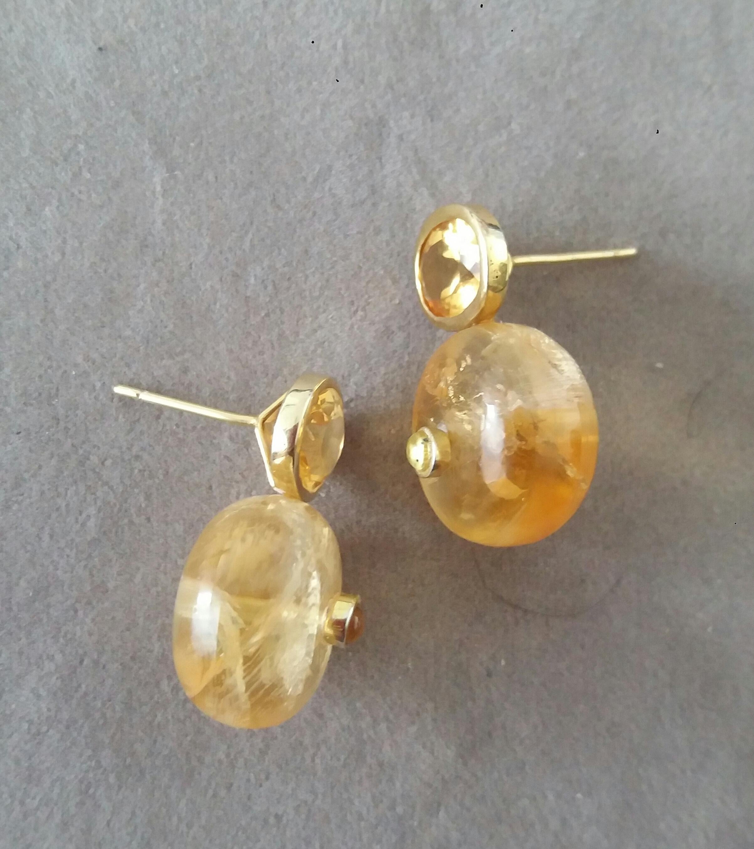 Clous d'oreilles en or 14 carats avec citrine ovale facettée et saphir jaune en forme de roue en vente 3