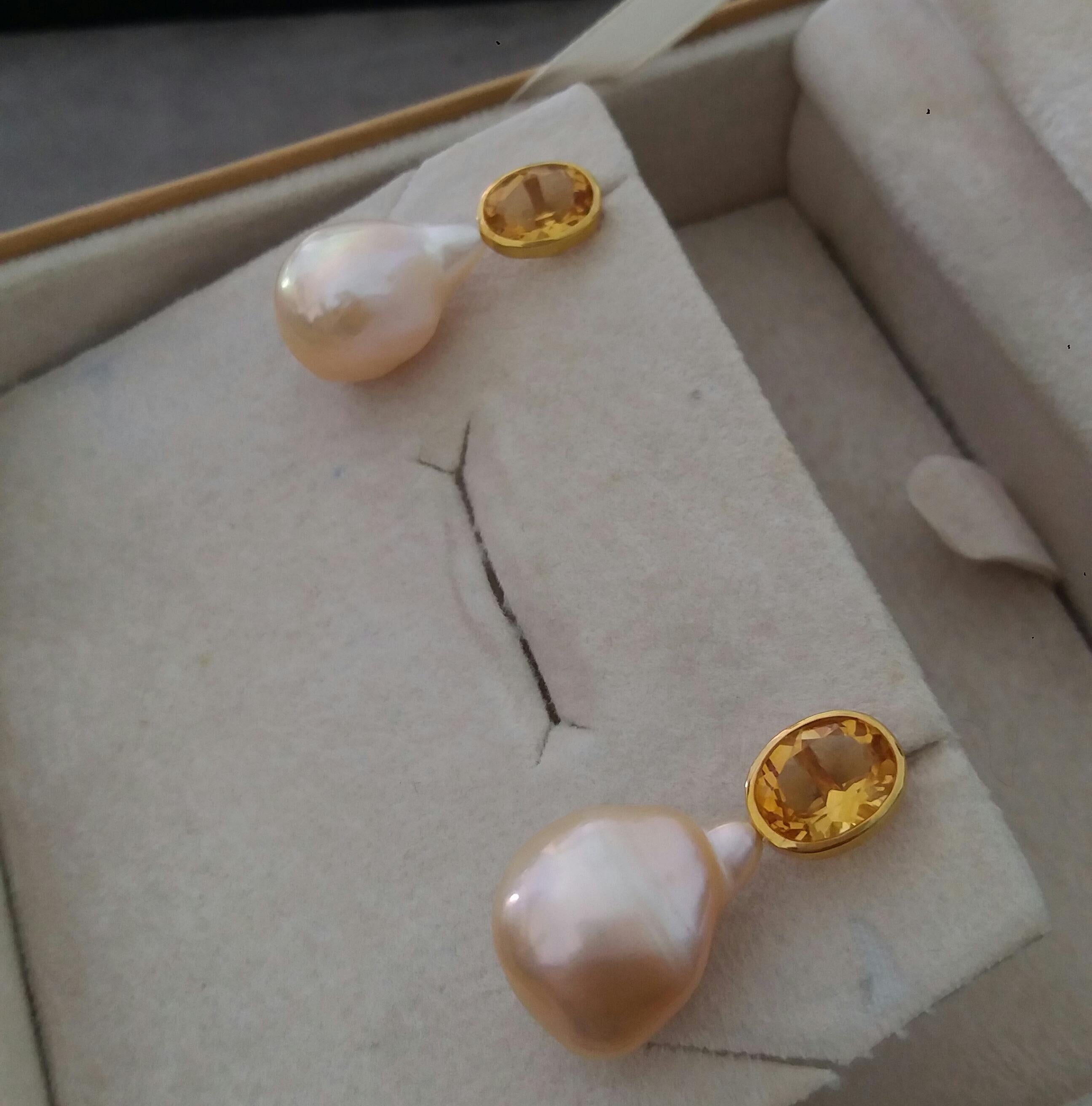 Women's Oval Faceted Cognac Color Citrine Cream Baroque Pearl Yellow Gold Stud Earrings For Sale