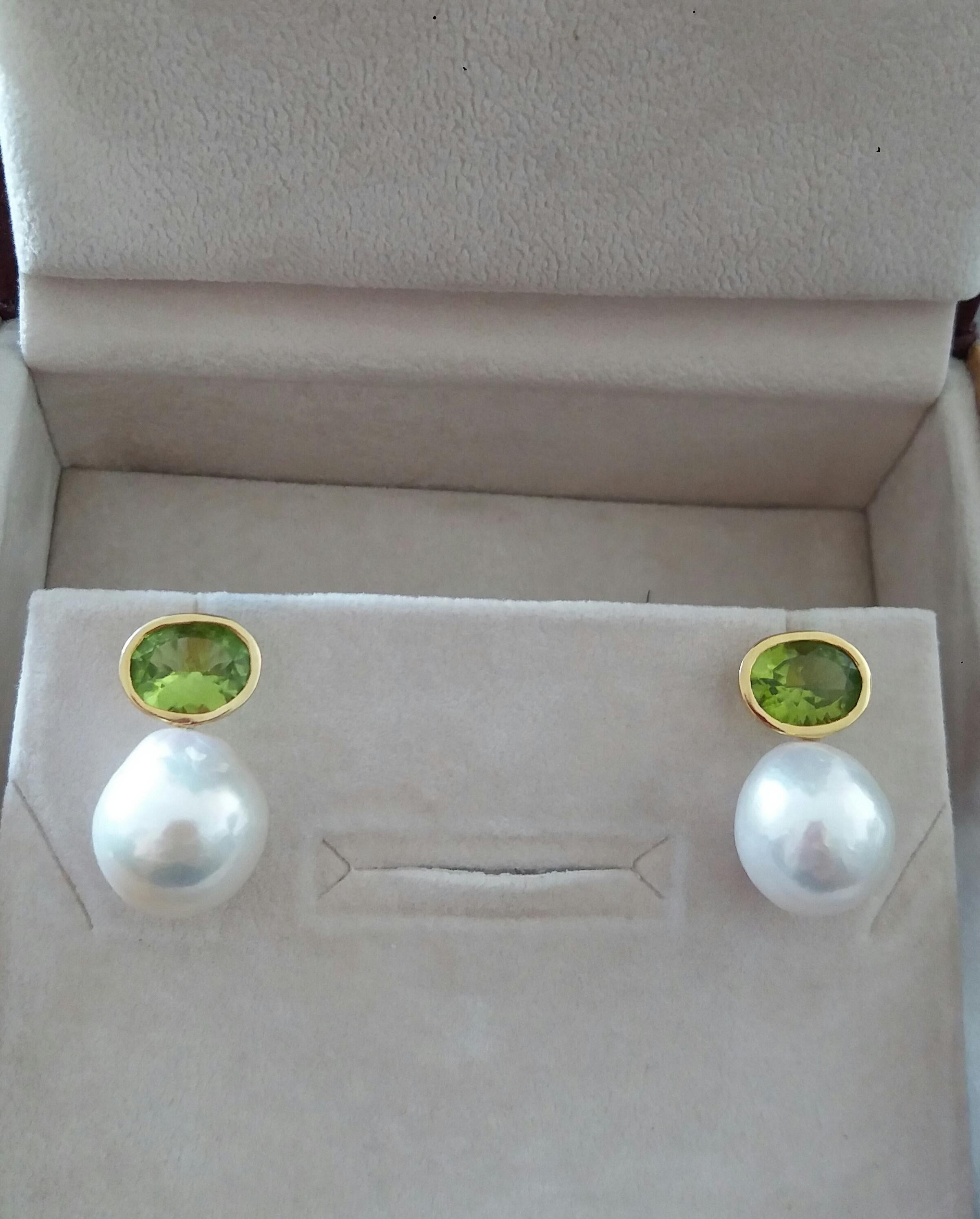 Oval Faceted Peridot 14 Karat Yellow Gold Bezel Baroque Pearls Stud Earrings For Sale 5