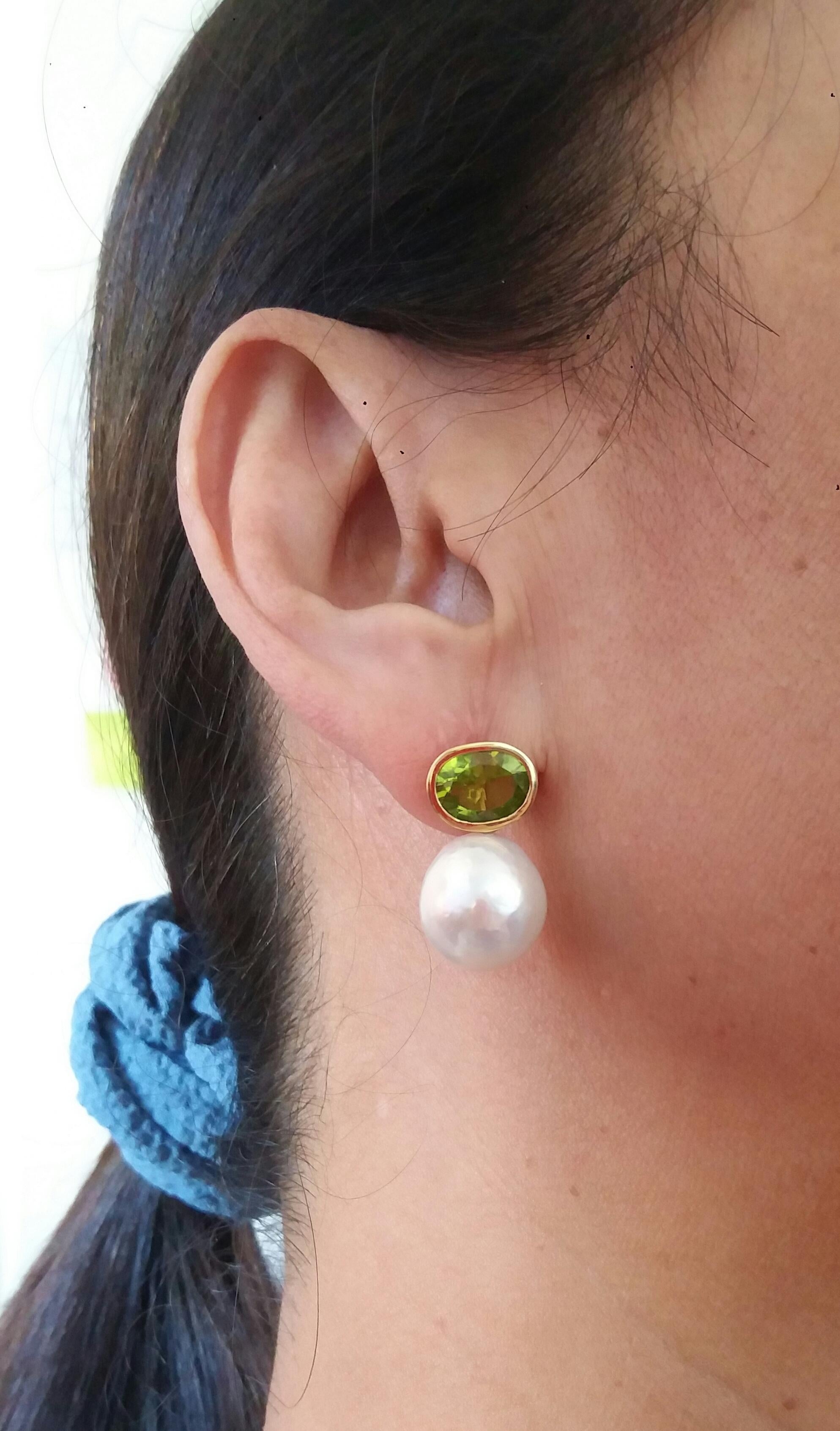 Oval Faceted Peridot 14 Karat Yellow Gold Bezel Baroque Pearls Stud Earrings For Sale 12