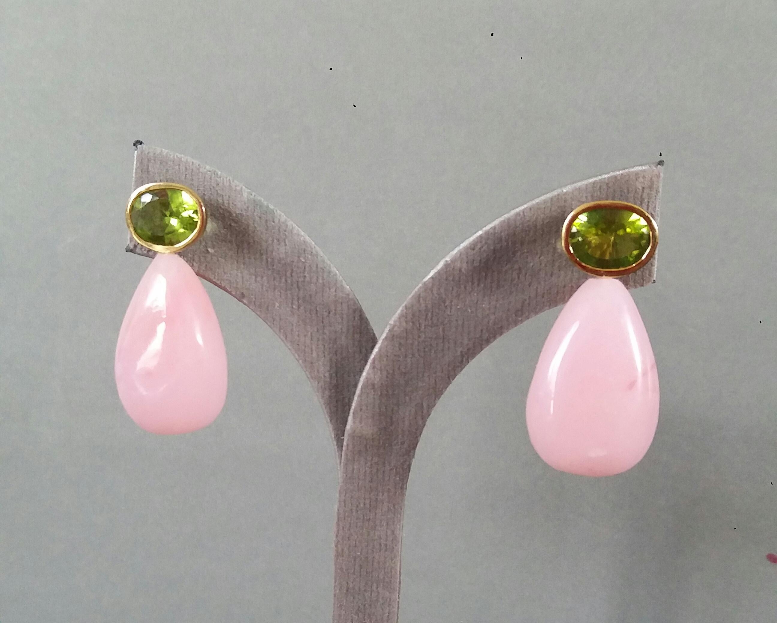 Oval Faceted Peridot 14 Karat Yellow Gold Bezel Pink Opal Plain Drops Earrings For Sale 5