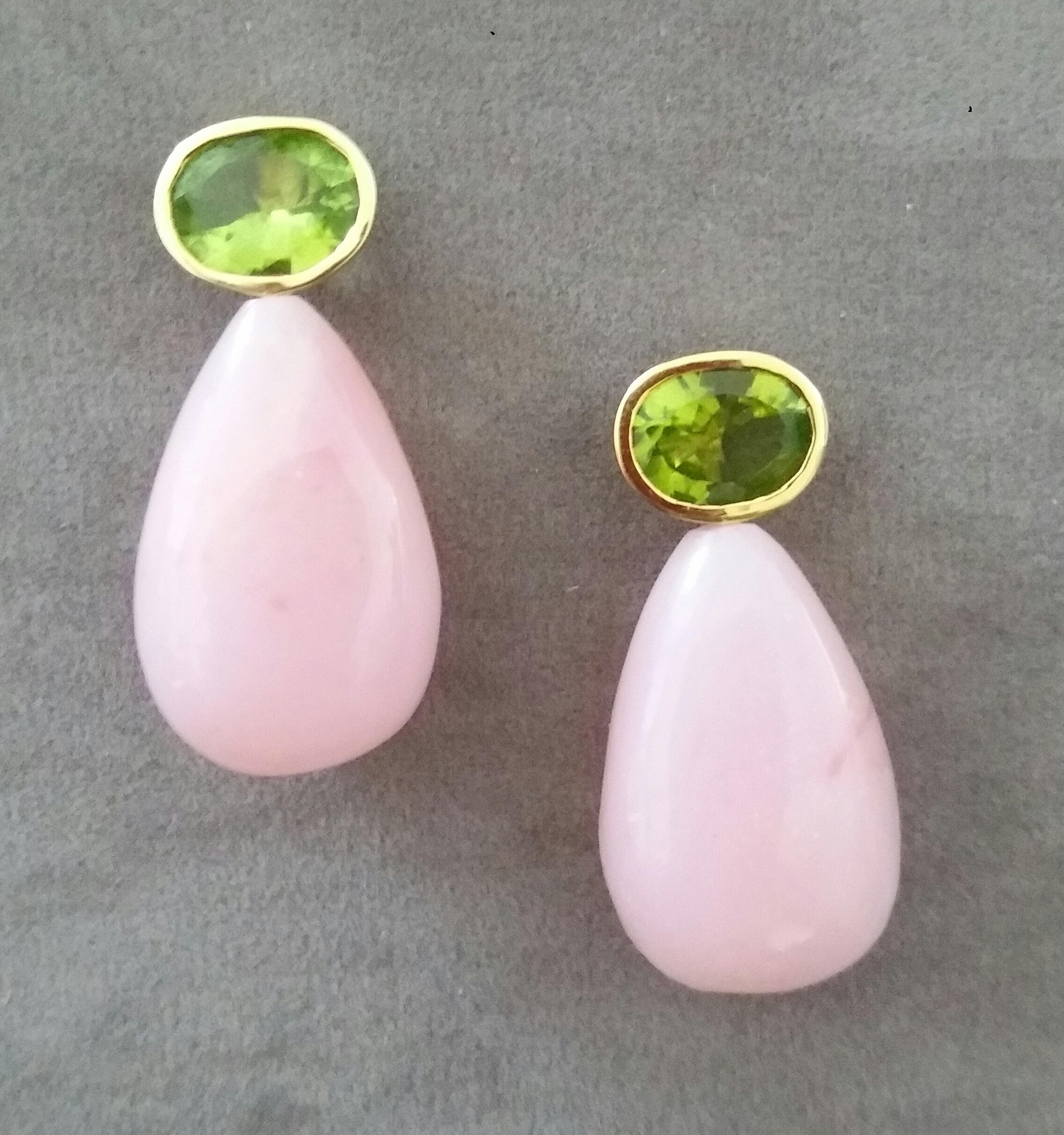 Contemporary Oval Faceted Peridot 14 Karat Yellow Gold Bezel Pink Opal Plain Drops Earrings For Sale