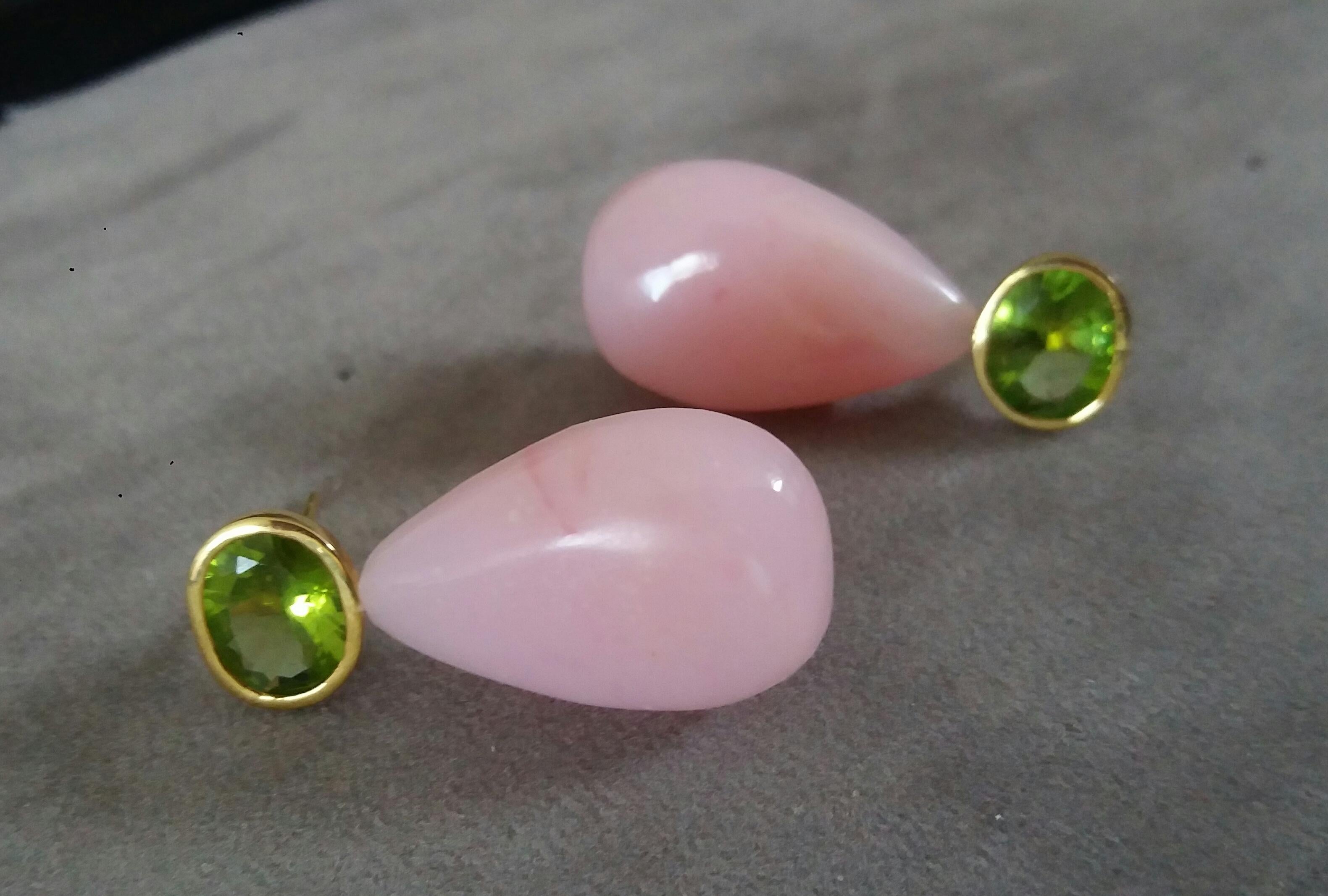Women's Oval Faceted Peridot 14 Karat Yellow Gold Bezel Pink Opal Plain Drops Earrings For Sale