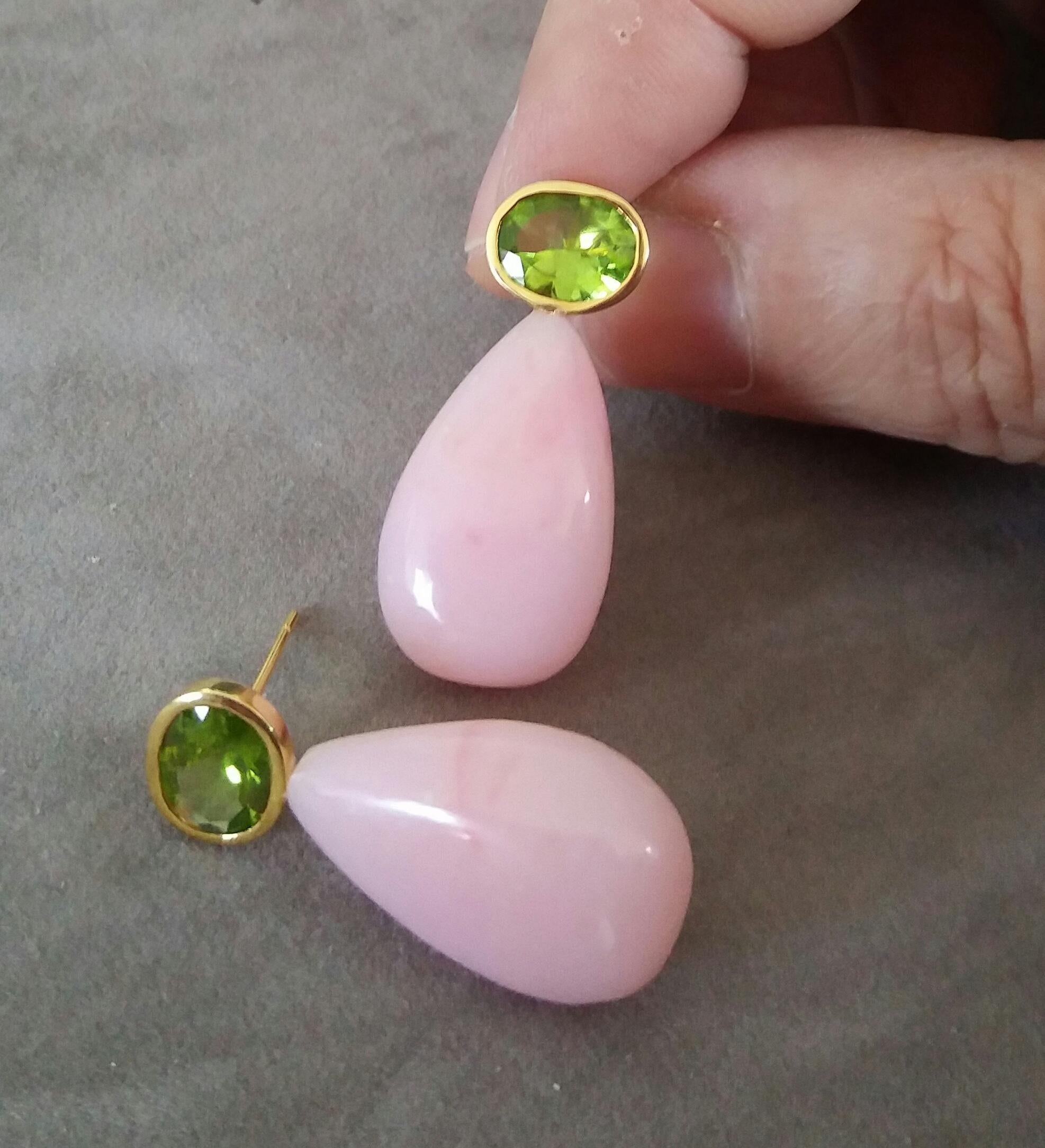 Oval Faceted Peridot 14 Karat Yellow Gold Bezel Pink Opal Plain Drops Earrings For Sale 2