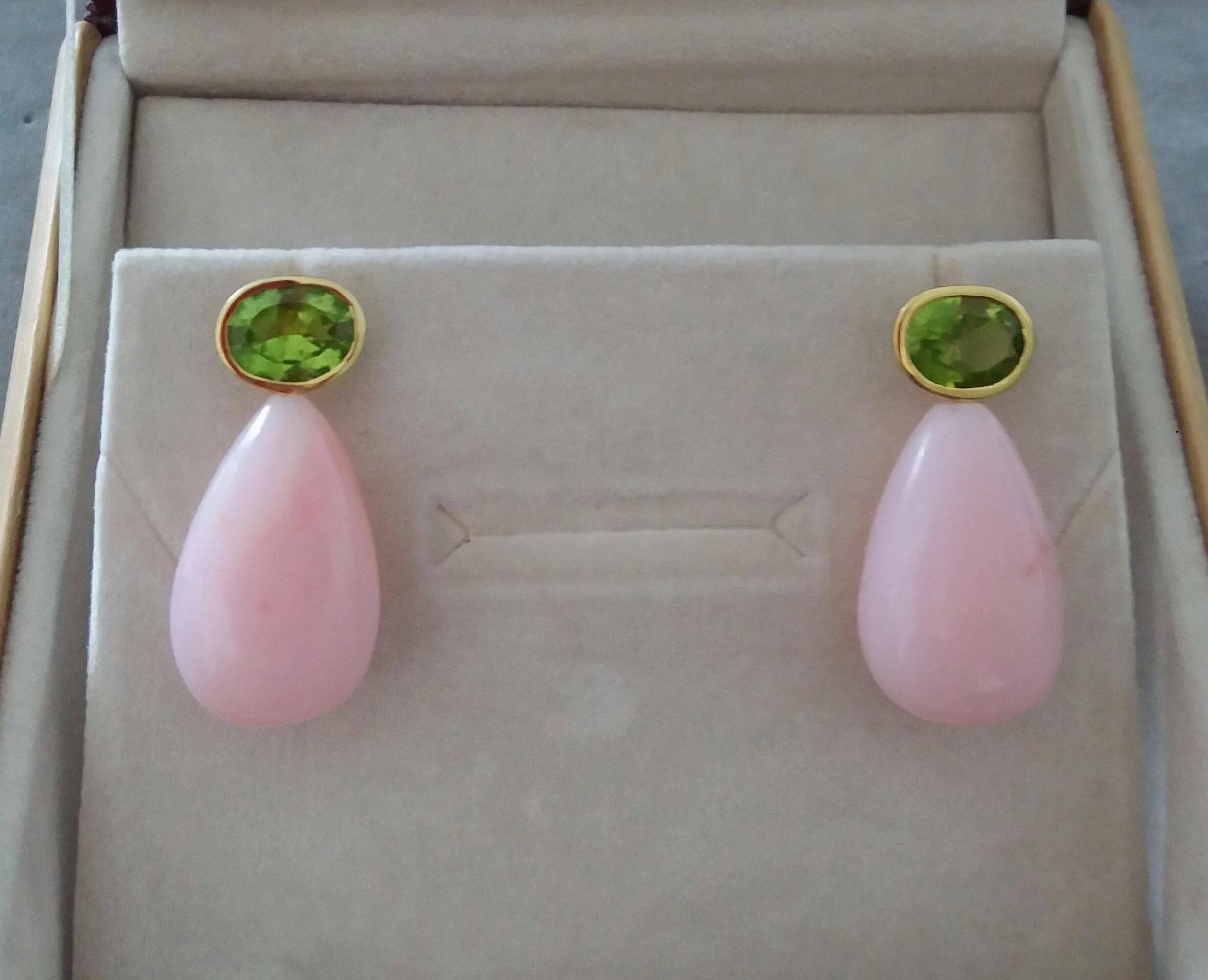 Oval Faceted Peridot 14 Karat Yellow Gold Bezel Pink Opal Plain Drops Earrings For Sale 2