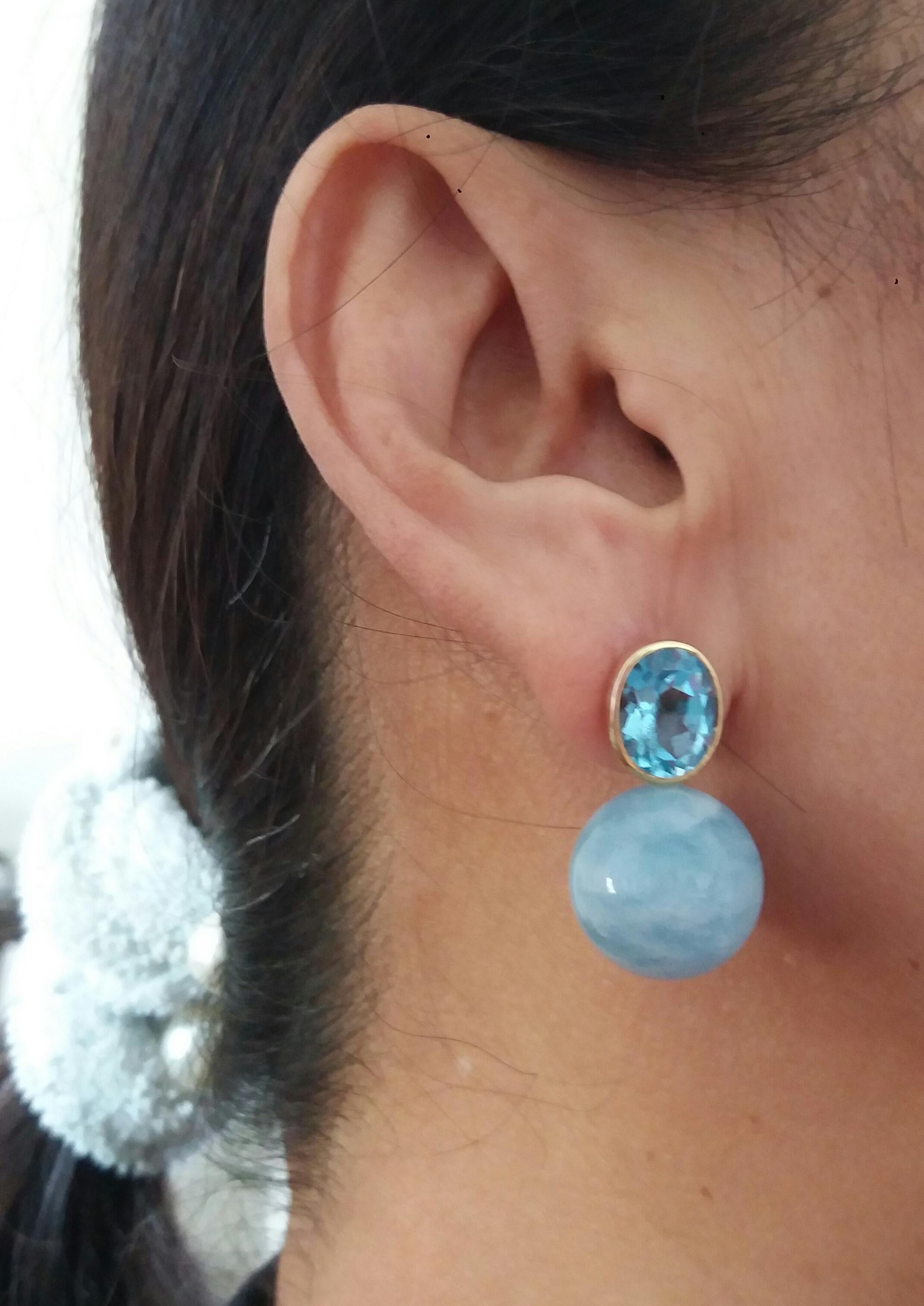 Oval Faceted Sky Blue Topaz 14k Gold Aquamarine Plain Round Beads Stud Earrings For Sale 10