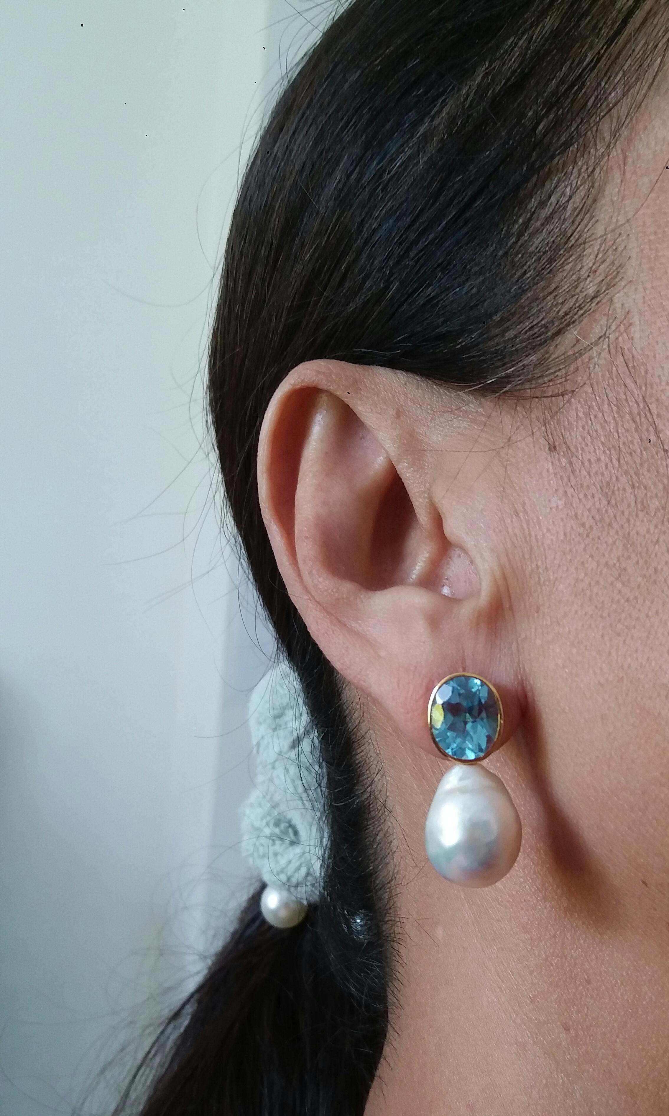 Pendientes ovalados facetados de topacio azul celeste y oro blanco en forma de pera con perlas barrocas en venta 6