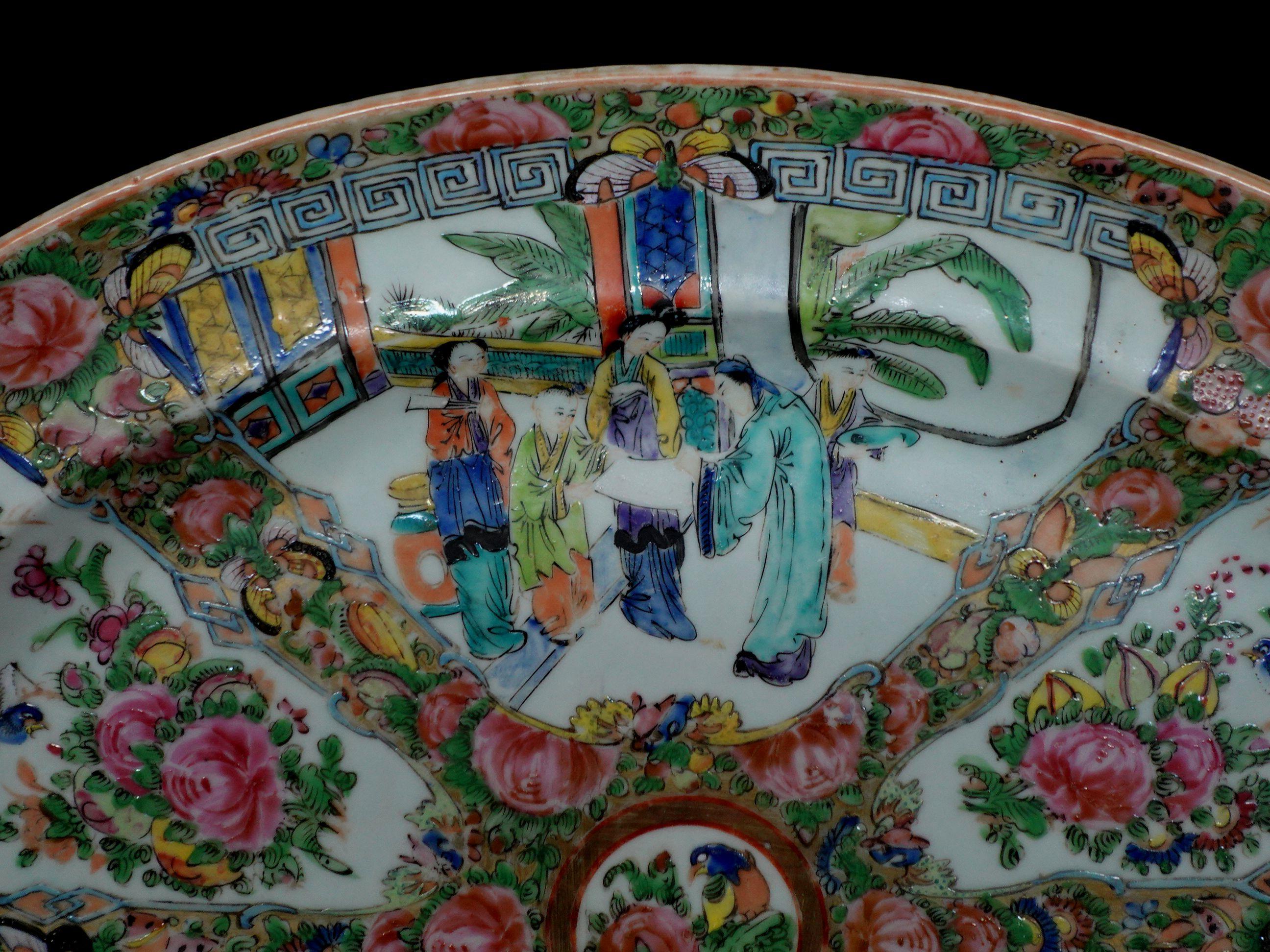 Qing Oval Famille Rose Export Porcelain Platter, 19th Century