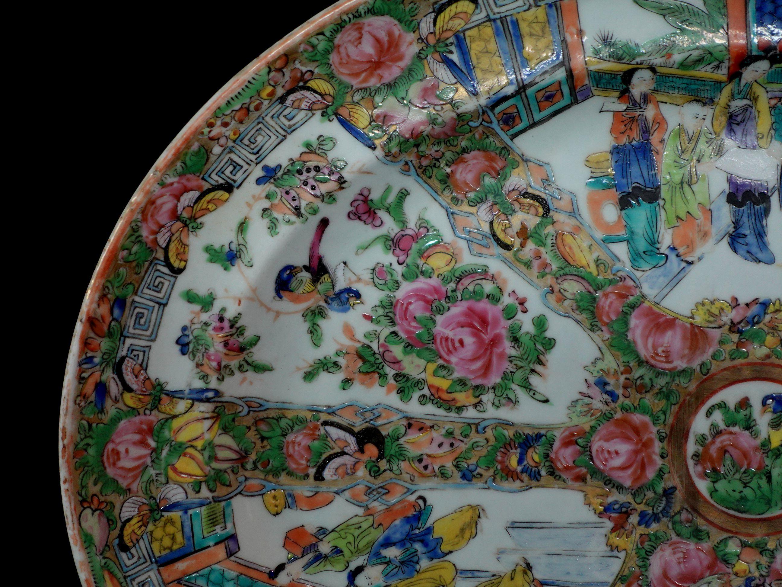 Chinese Oval Famille Rose Export Porcelain Platter, 19th Century