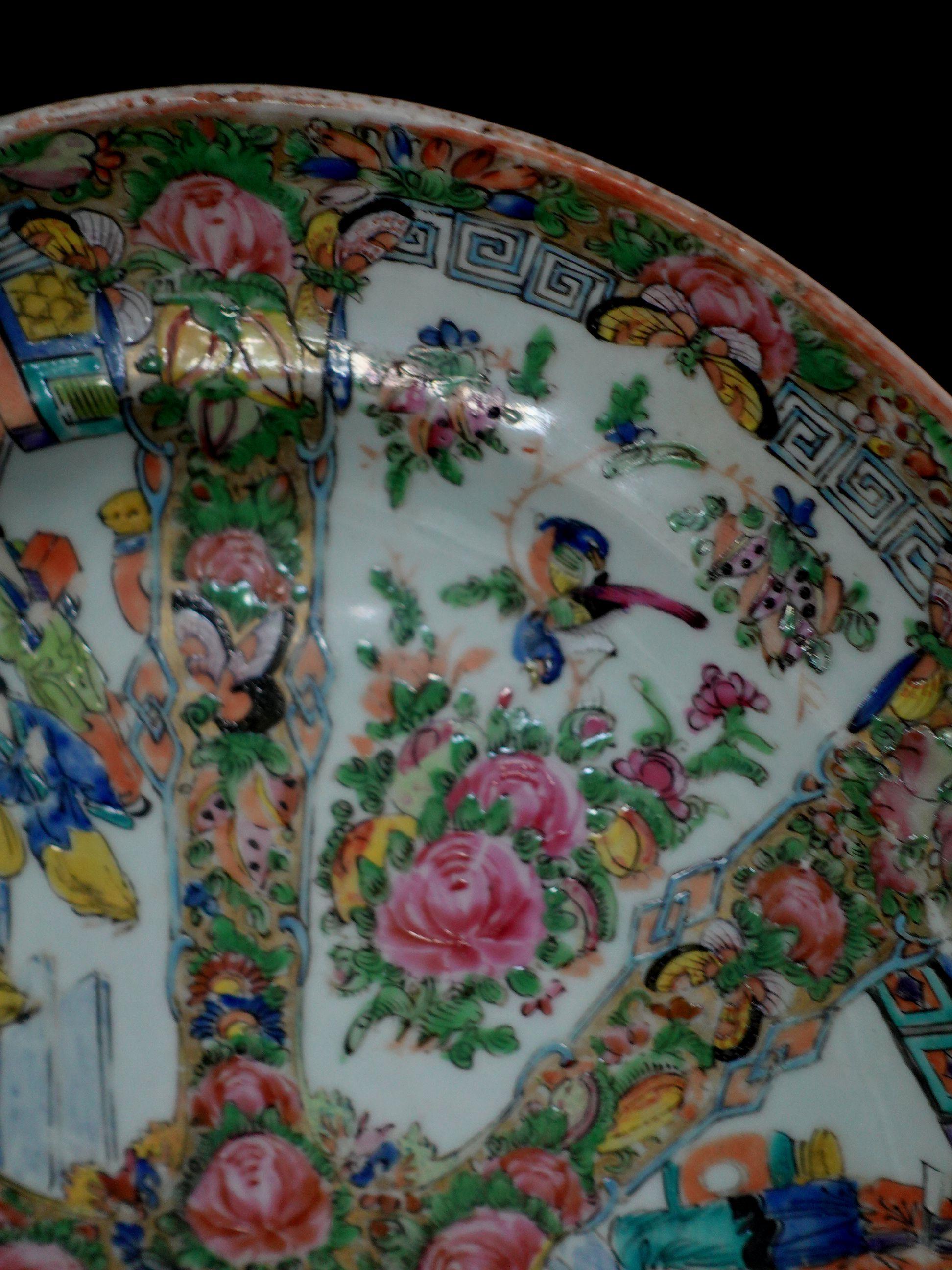 Oval Famille Rose Export Porcelain Platter, 19th Century In Good Condition In Norton, MA