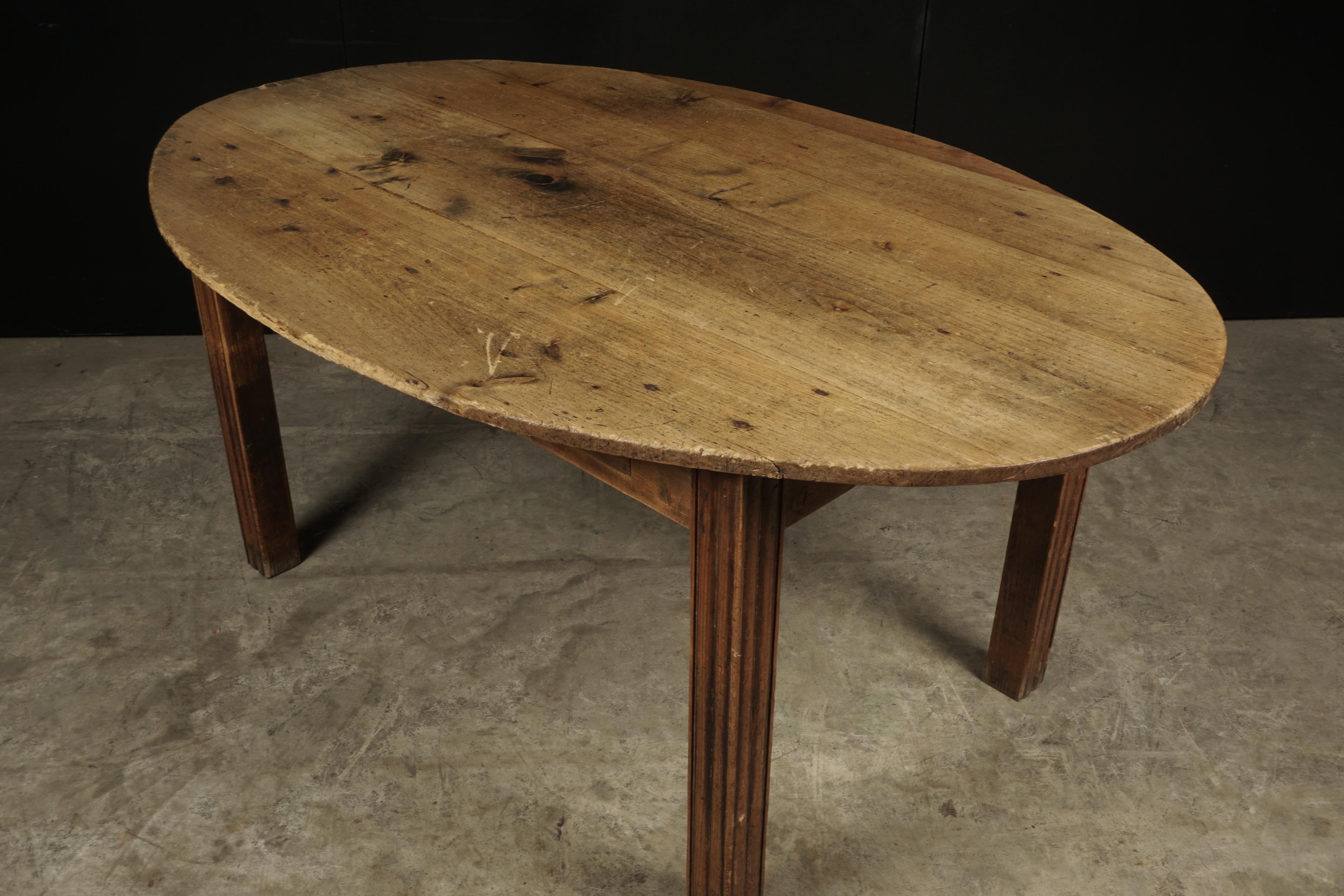 Early 20th Century Oval Farm Table from France, circa 1920