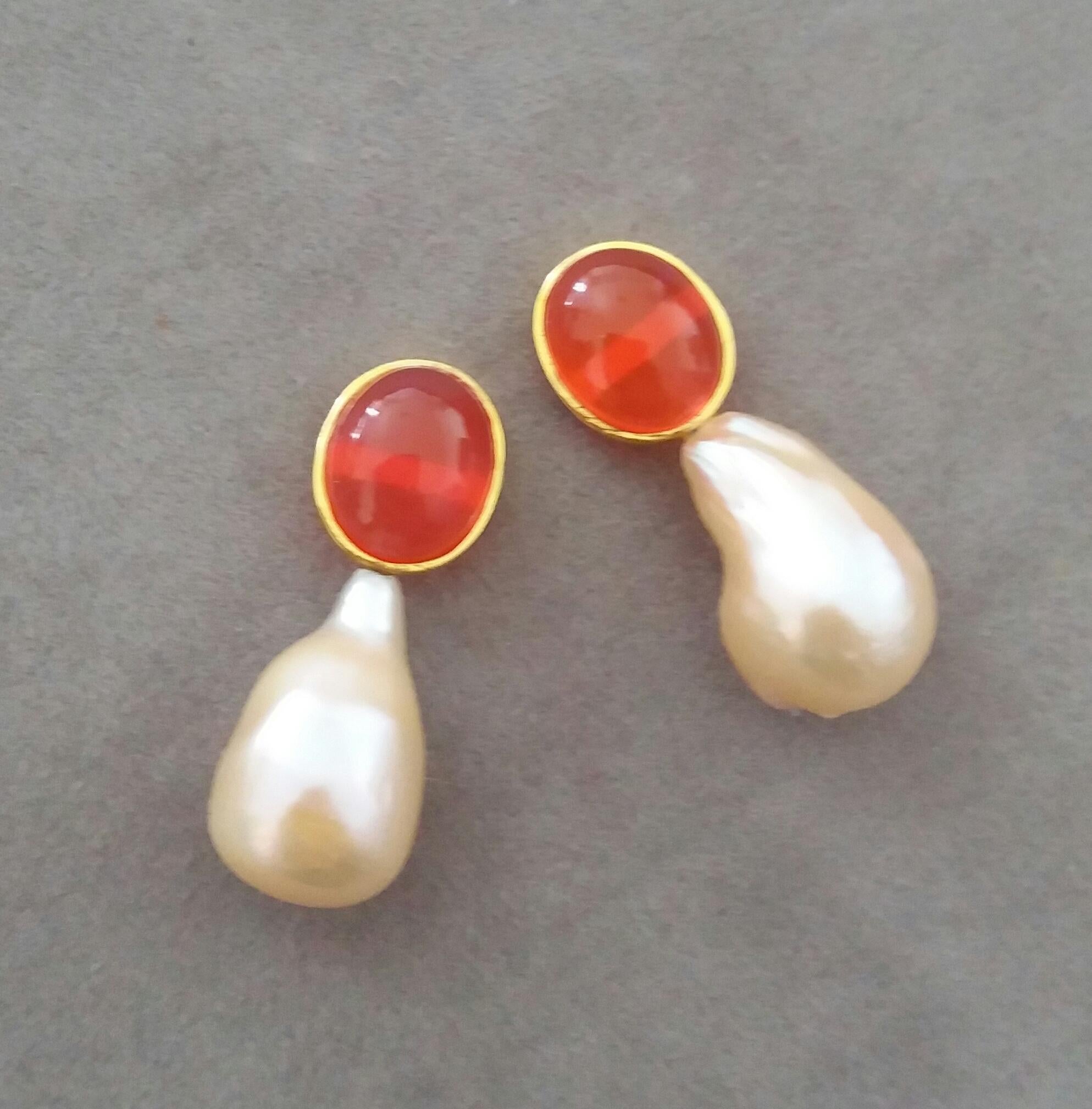 Contemporary Oval Fire Opal Cabochons Cream Color Baroque Pearls 14K Gold Bezel Stud Earrings For Sale
