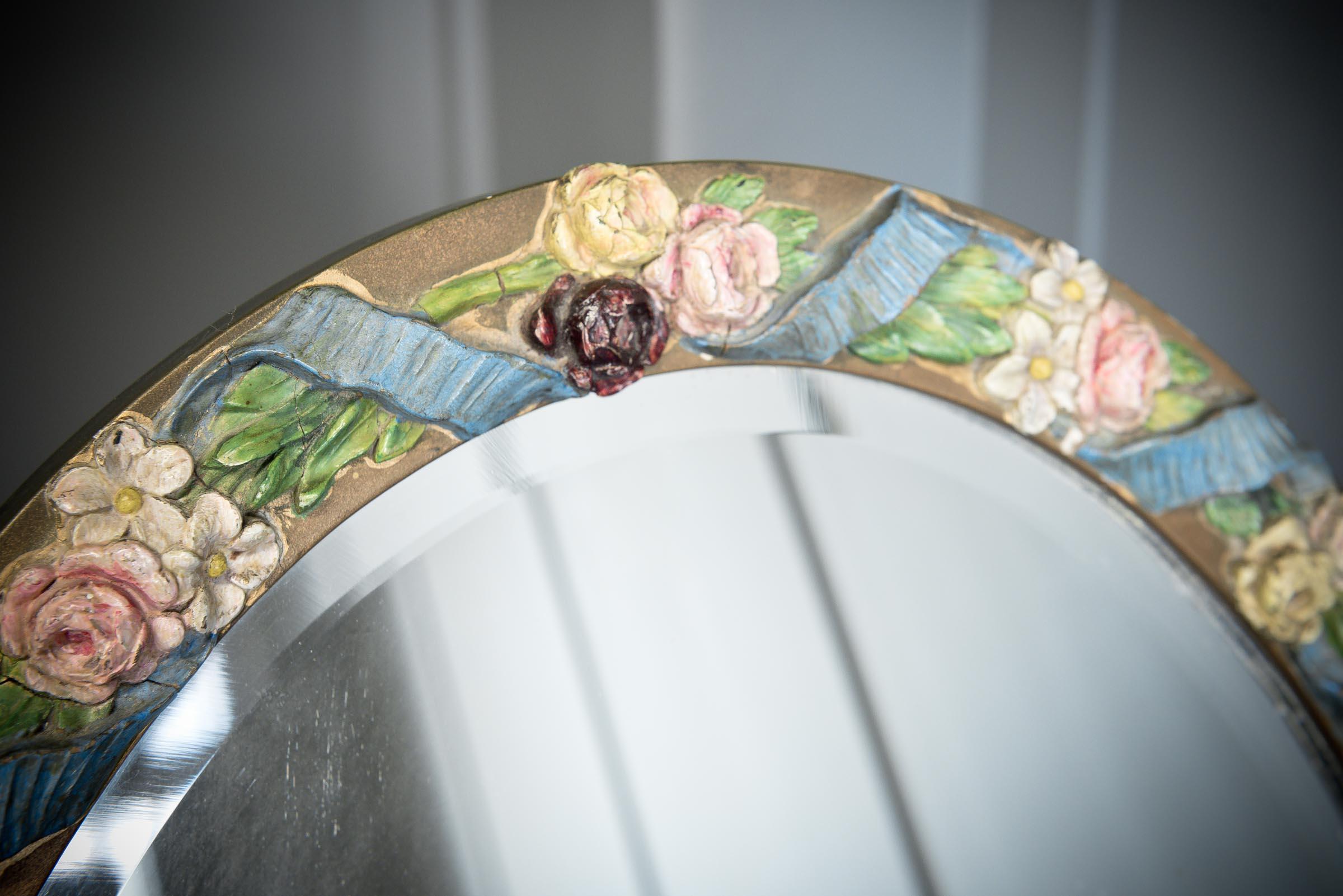 Oval Floral Table Mirror In Good Condition For Sale In Alton, GB