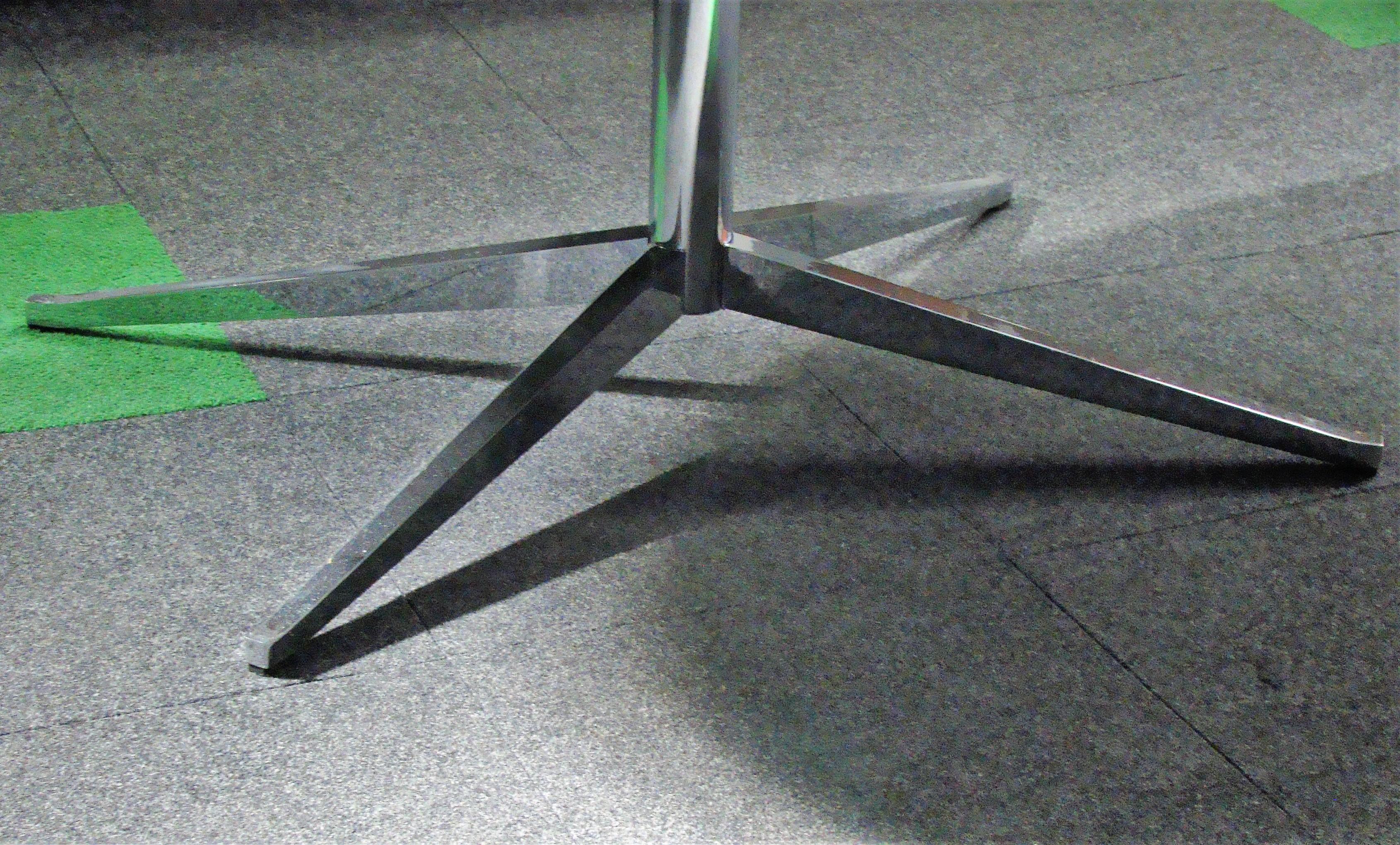 Oval Florence Knoll Table/Desk in Chrome with Black Malochite Marble, circa 1972 4