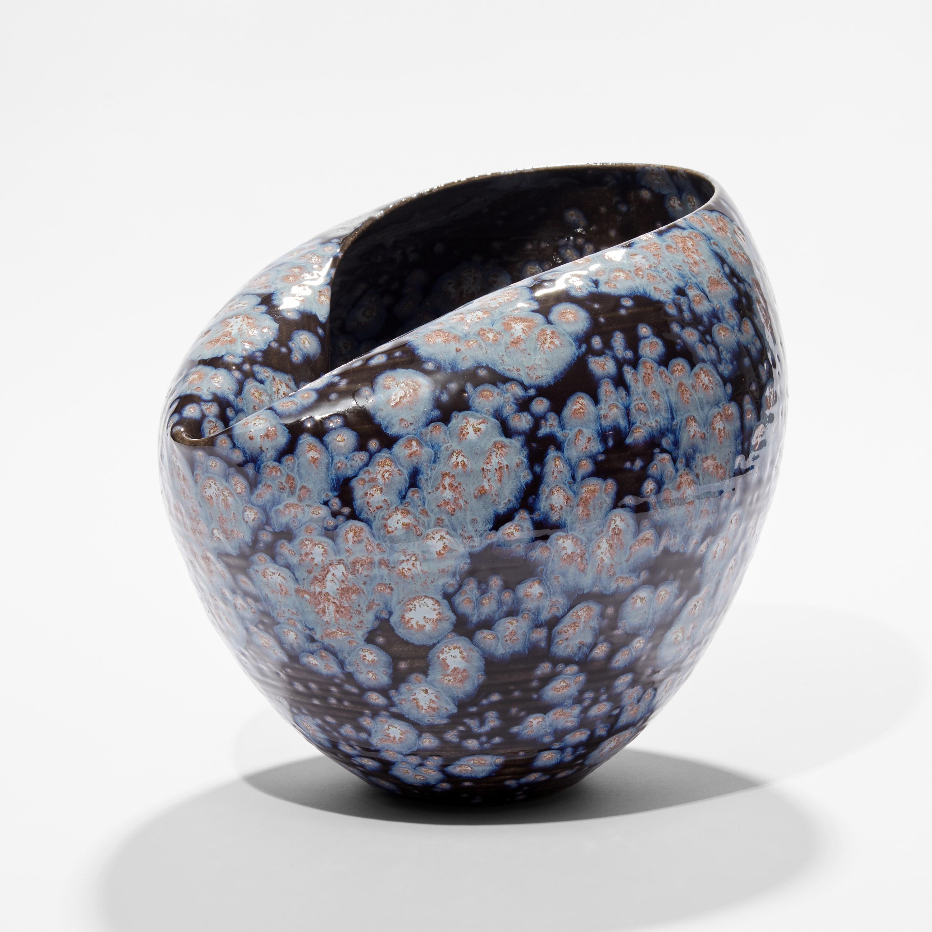 Oval Form in Galactic Blue No 88, a Ceramic Vessel by Nicholas Arroyave-Portela In New Condition For Sale In London, GB