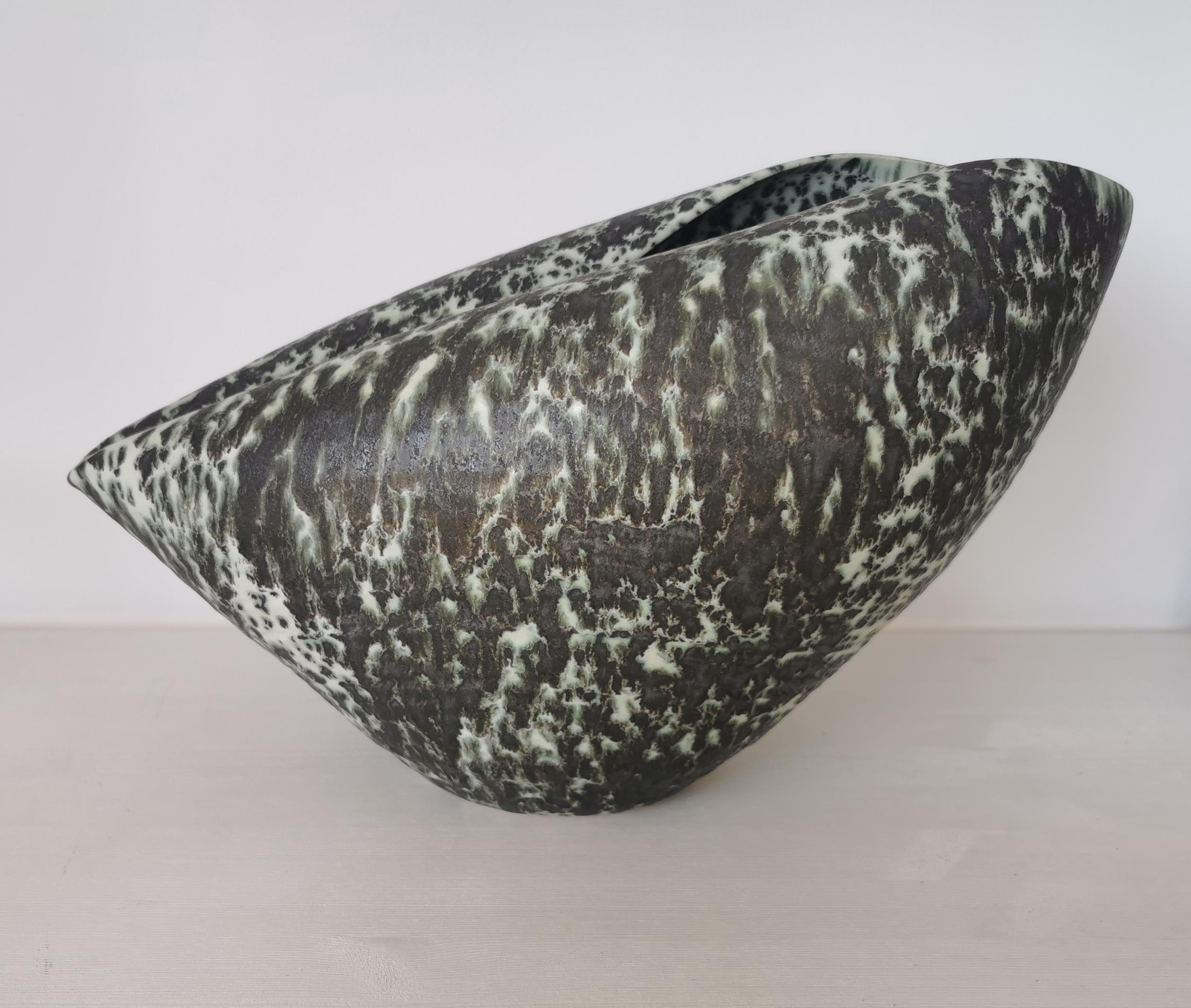 Oval Form with Green and Black Speckled Glaze, Vessel No.98, Ceramic Sculpture In New Condition For Sale In London, GB