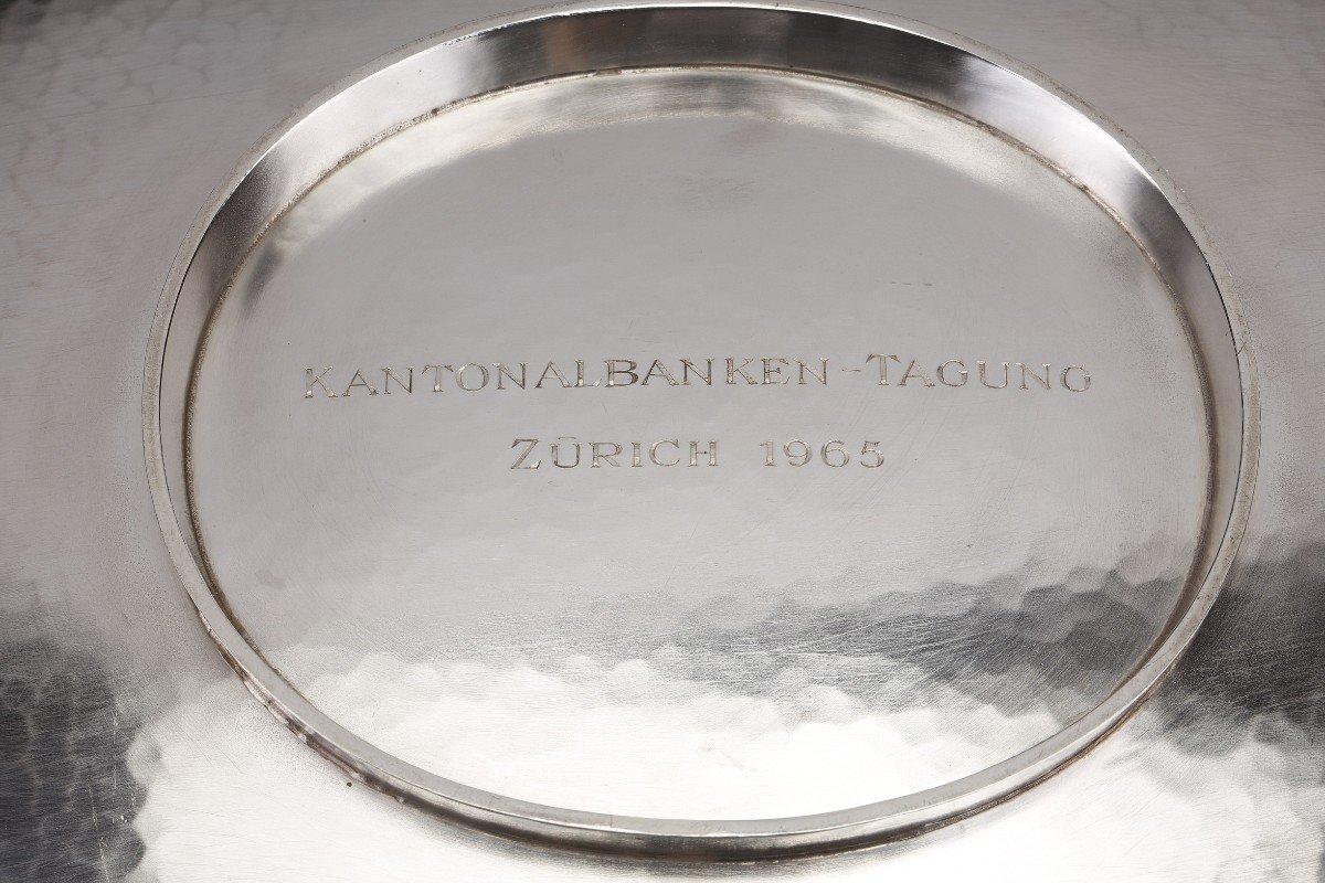 Suisse Bol à fruits ovale en argent martelé XXe vers 1960 Zurich en vente