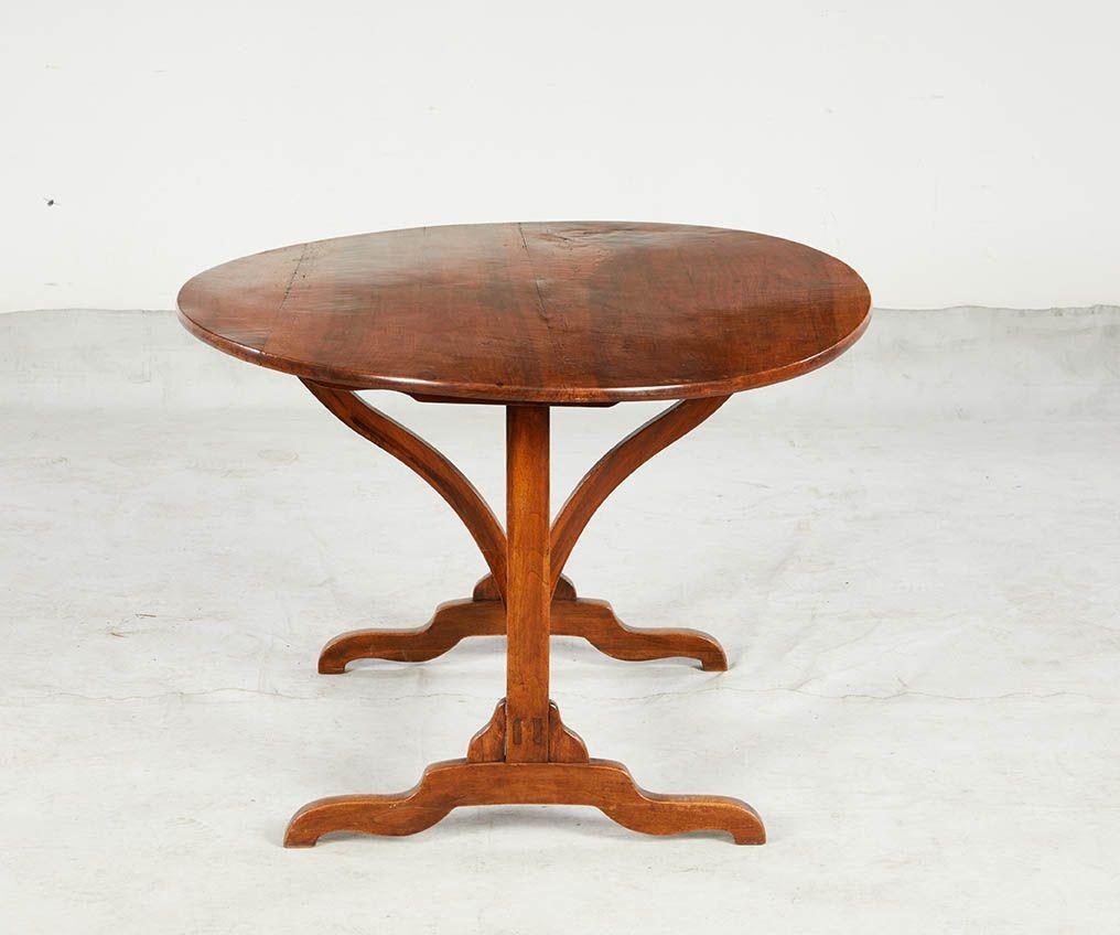 XIXe siècle Table ovale en bois de fruitier pour vignobles en vente