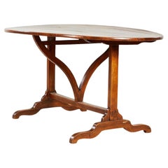 Table ovale en bois de fruitier pour vignobles