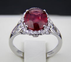 Ovaler Granat-Ring aus 14k Gold