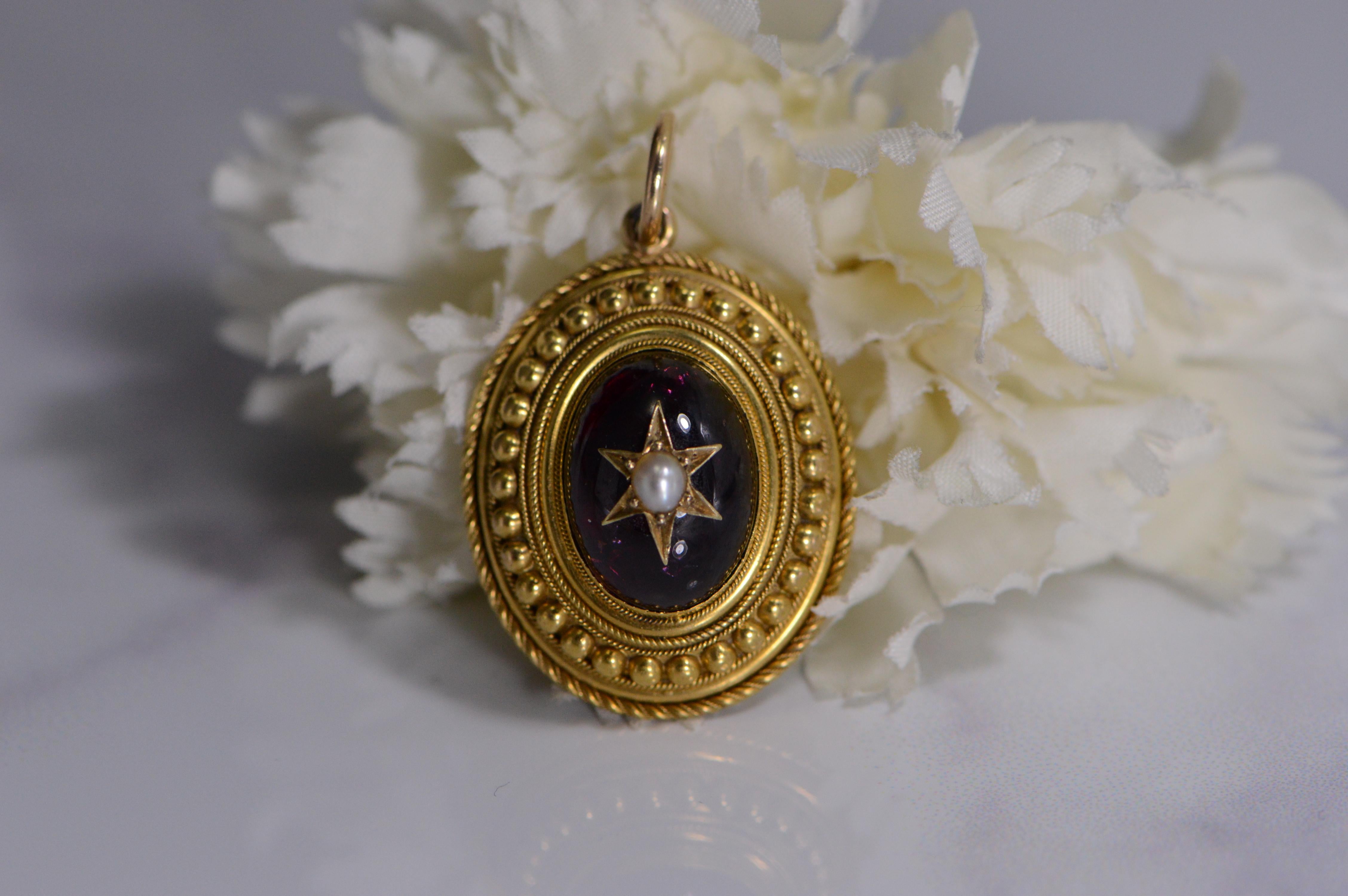 Oval Garnet Pearl Star Victorian Gold Pendant For Sale 2