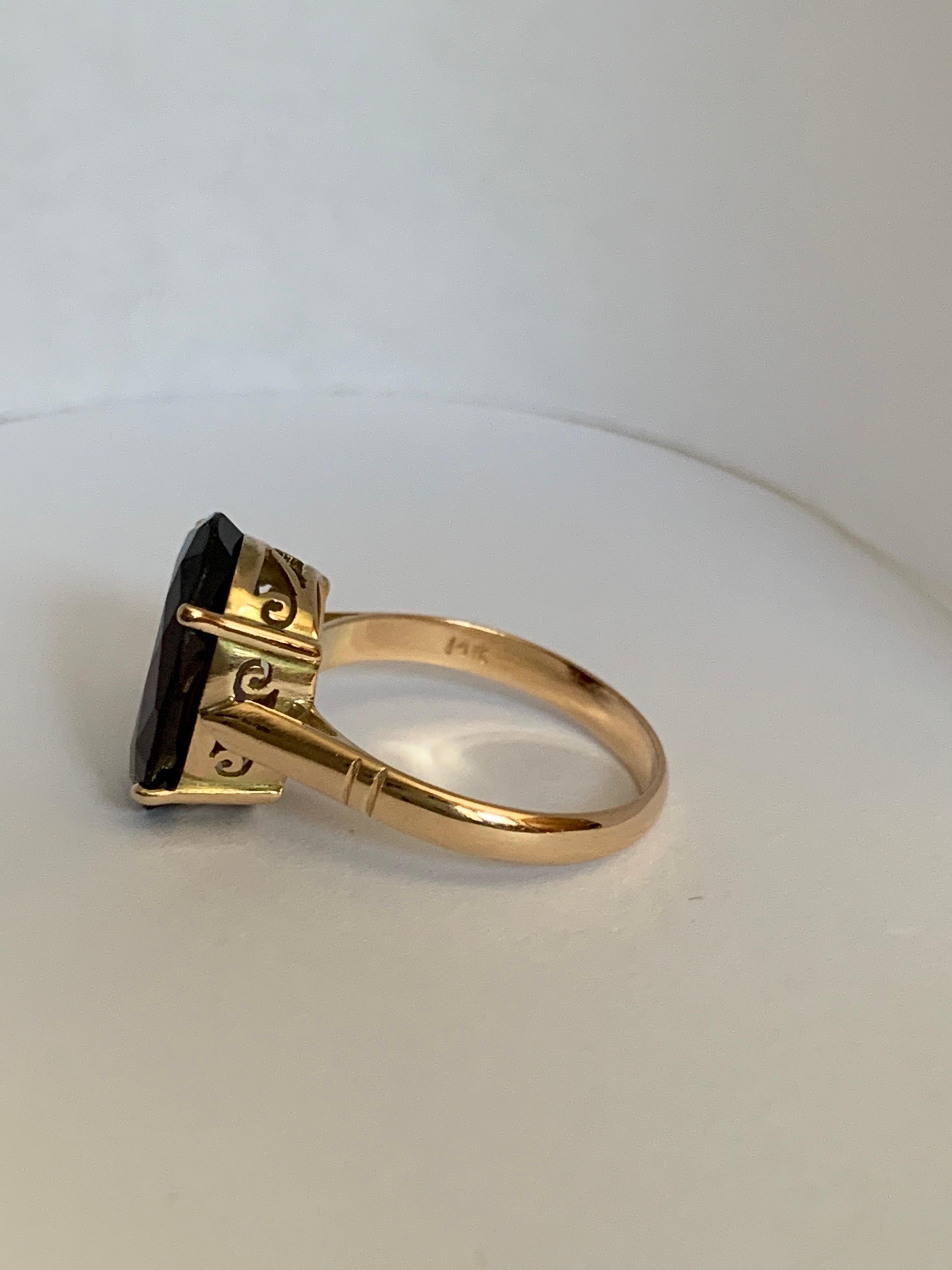 Oval Garnet Set in 14 Karat Yellow Gold Ring For Sale 1