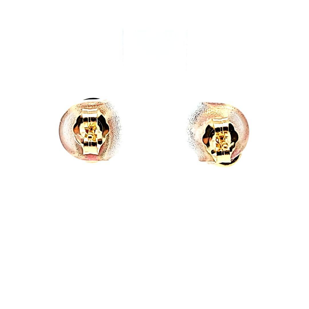 Oval Garnet Stud Earrings in Yellow Gold In Good Condition For Sale In Coral Gables, FL
