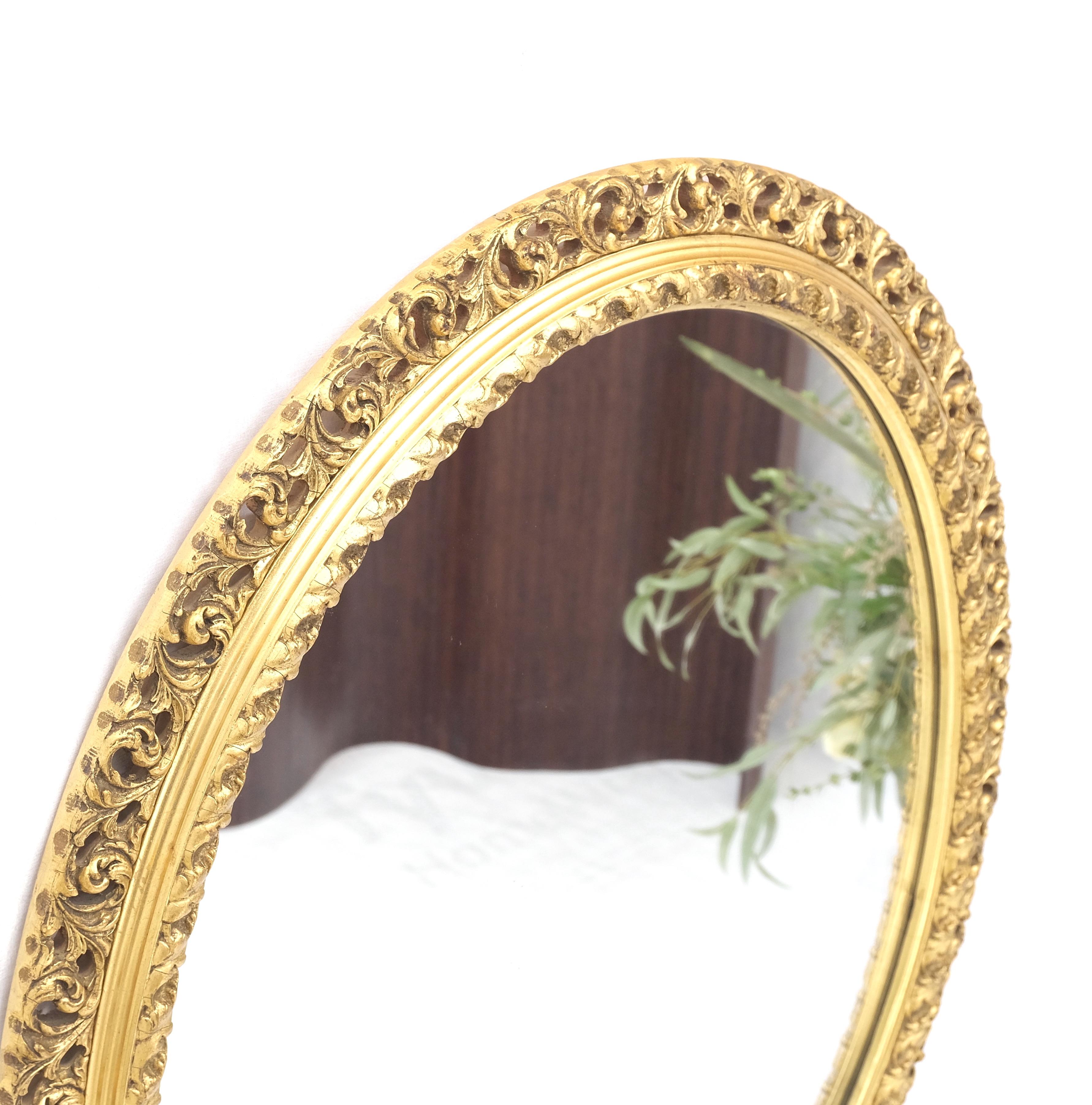 Oval Gesso & Carved Wood Gold Gilt Frame Wall Mirror Mint! In Good Condition For Sale In Rockaway, NJ