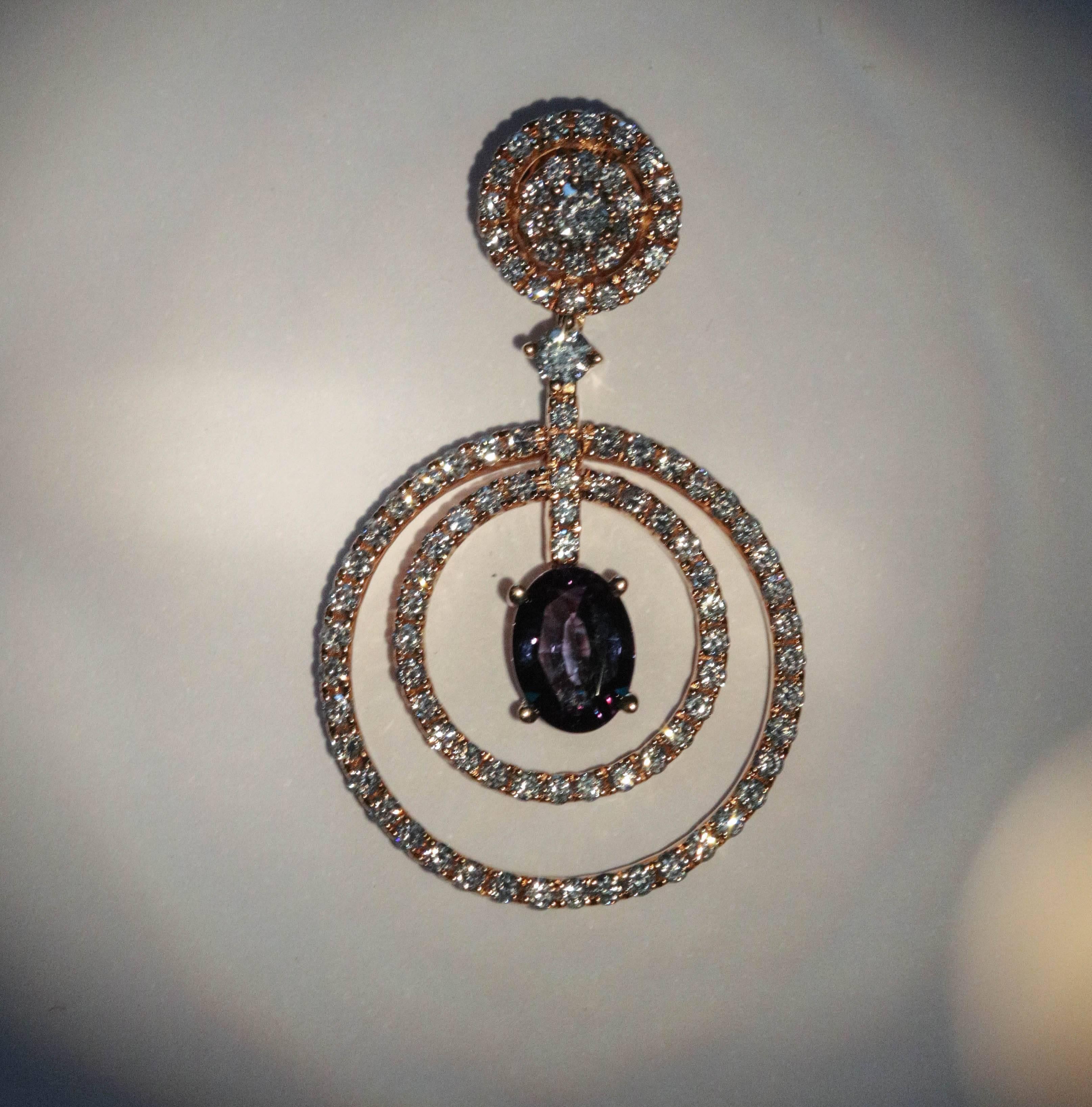 Oval GIA Natural Alexandrite Diamond Cluster Rose Gold Pendant 0.75 Carat In New Condition In New York, NY