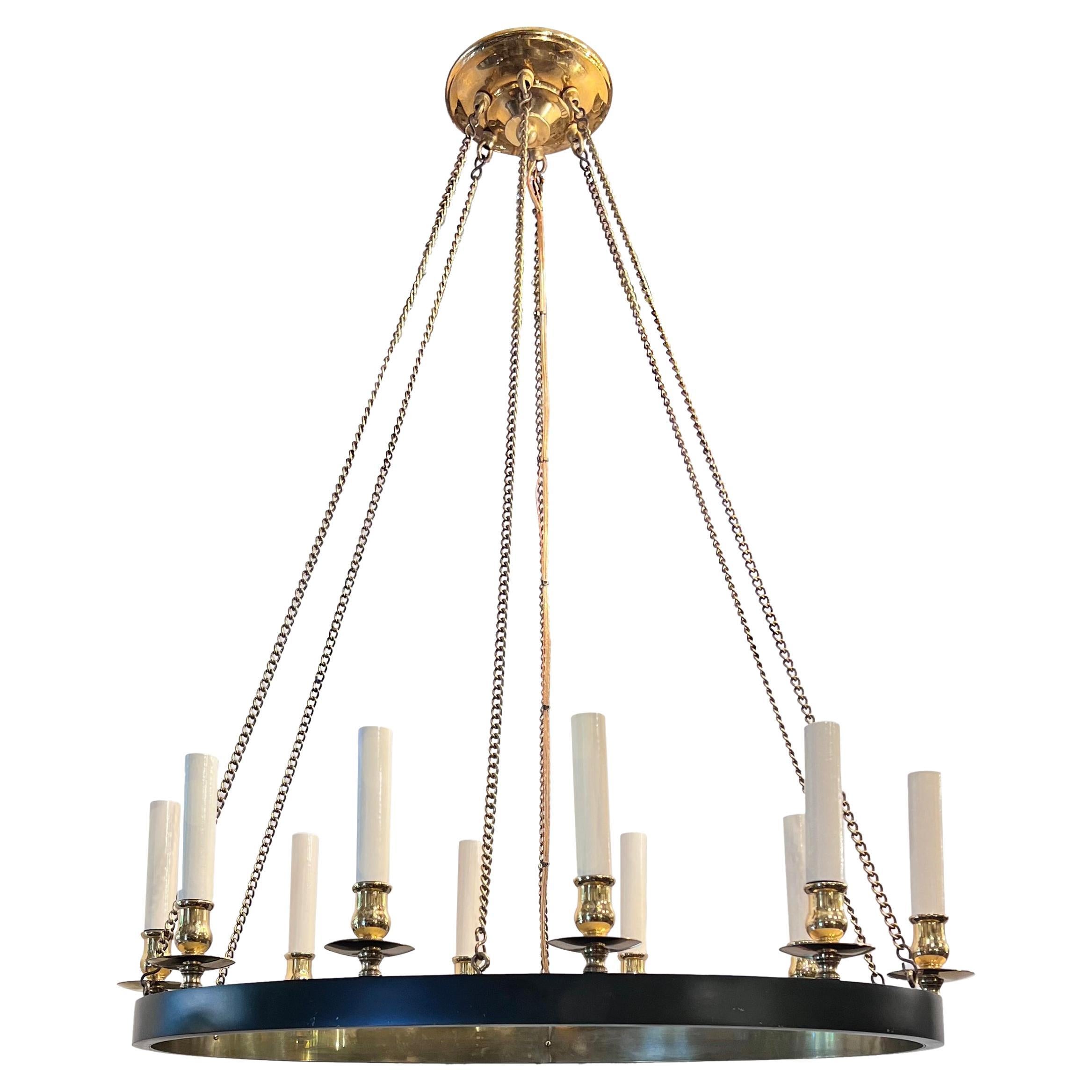 Lustre ovale en bronze doré en vente