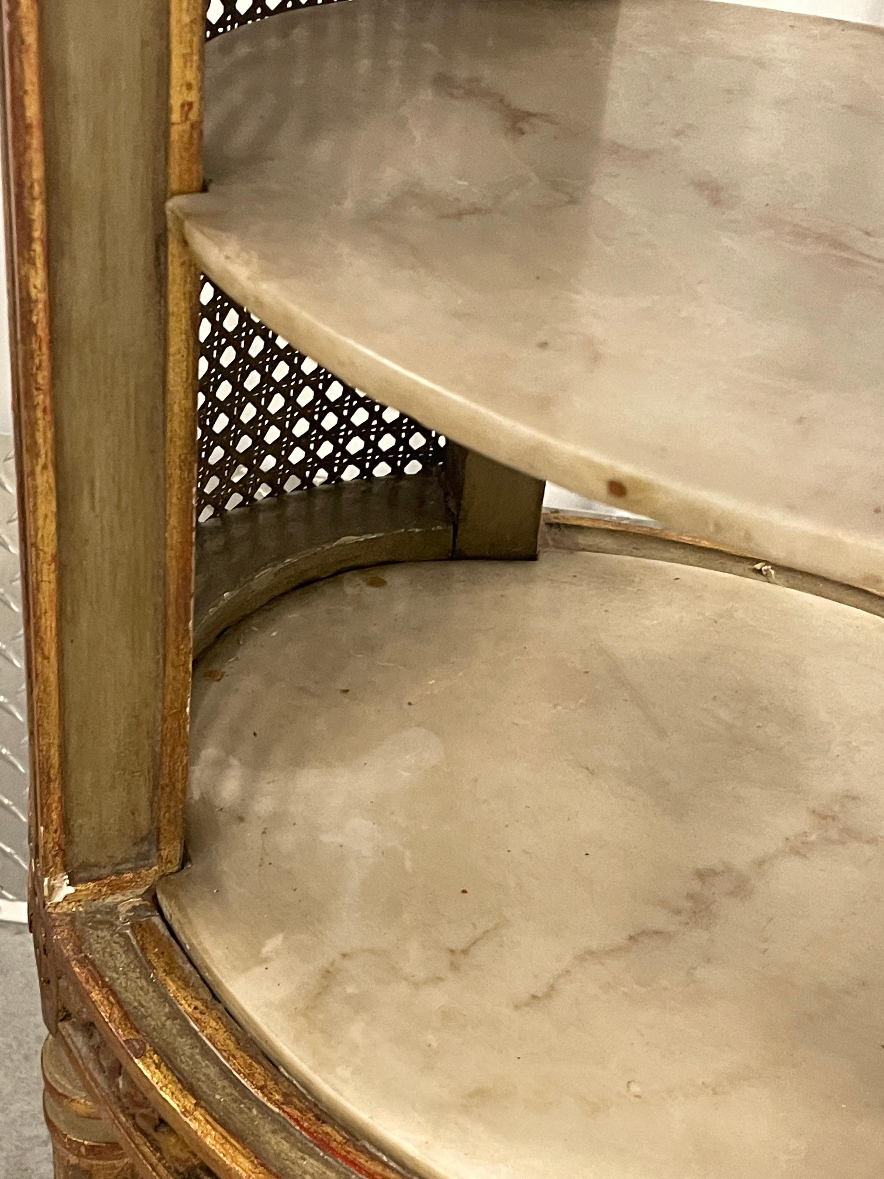 Milieu du XIXe siècle Table d'appoint ovale en bois doré, Napoléon III 1860-70, bois et canne dorés en vente
