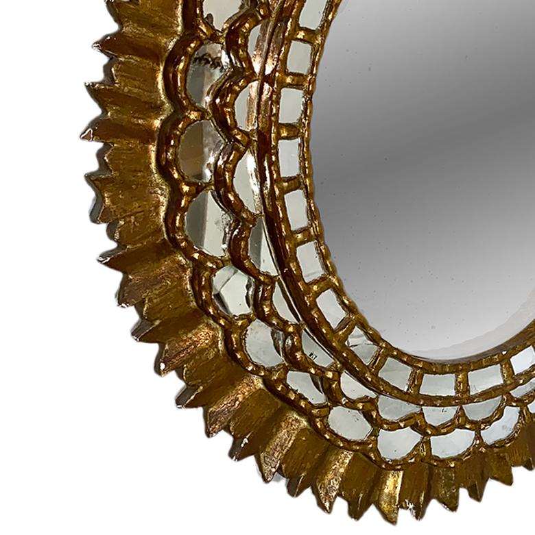Oval Giltwood Sunburst Mirror In Good Condition For Sale In New York, NY