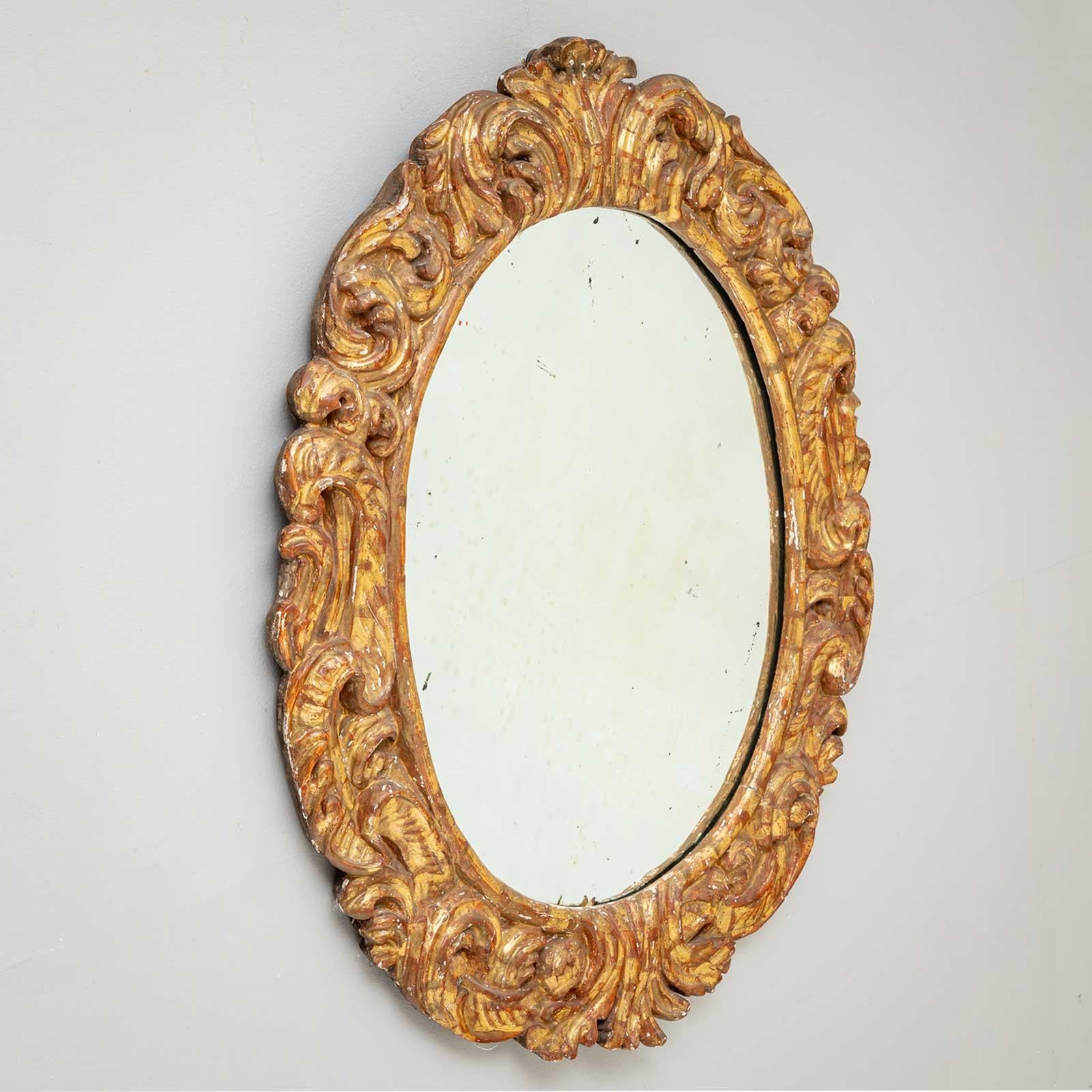 Verre Miroir ovale en bois doré, 20e siècle en vente