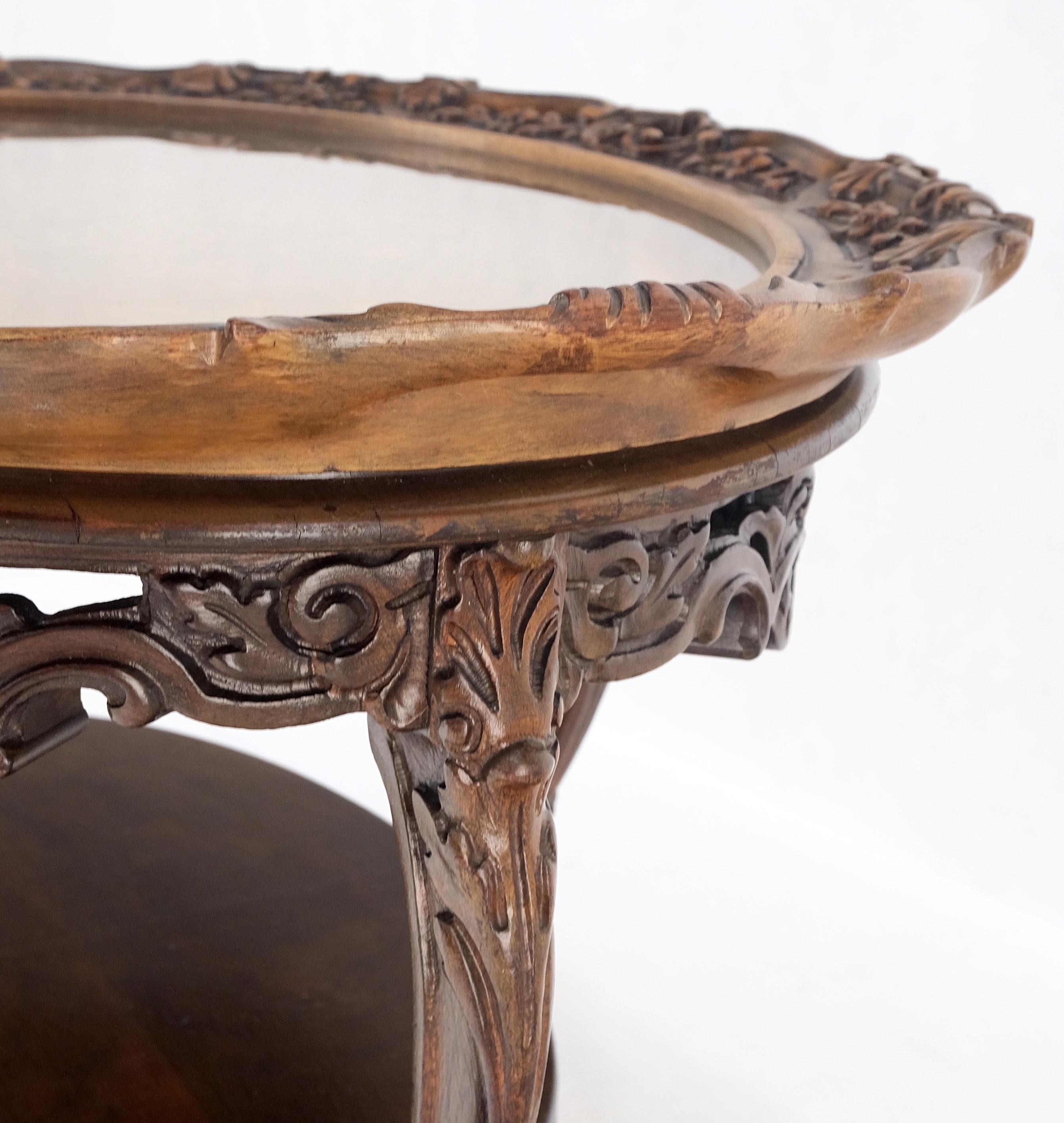 Oval Glass Tray Top Heavily Carved Inlay Walnut Side End Occasional Coffee Table In Good Condition For Sale In Rockaway, NJ