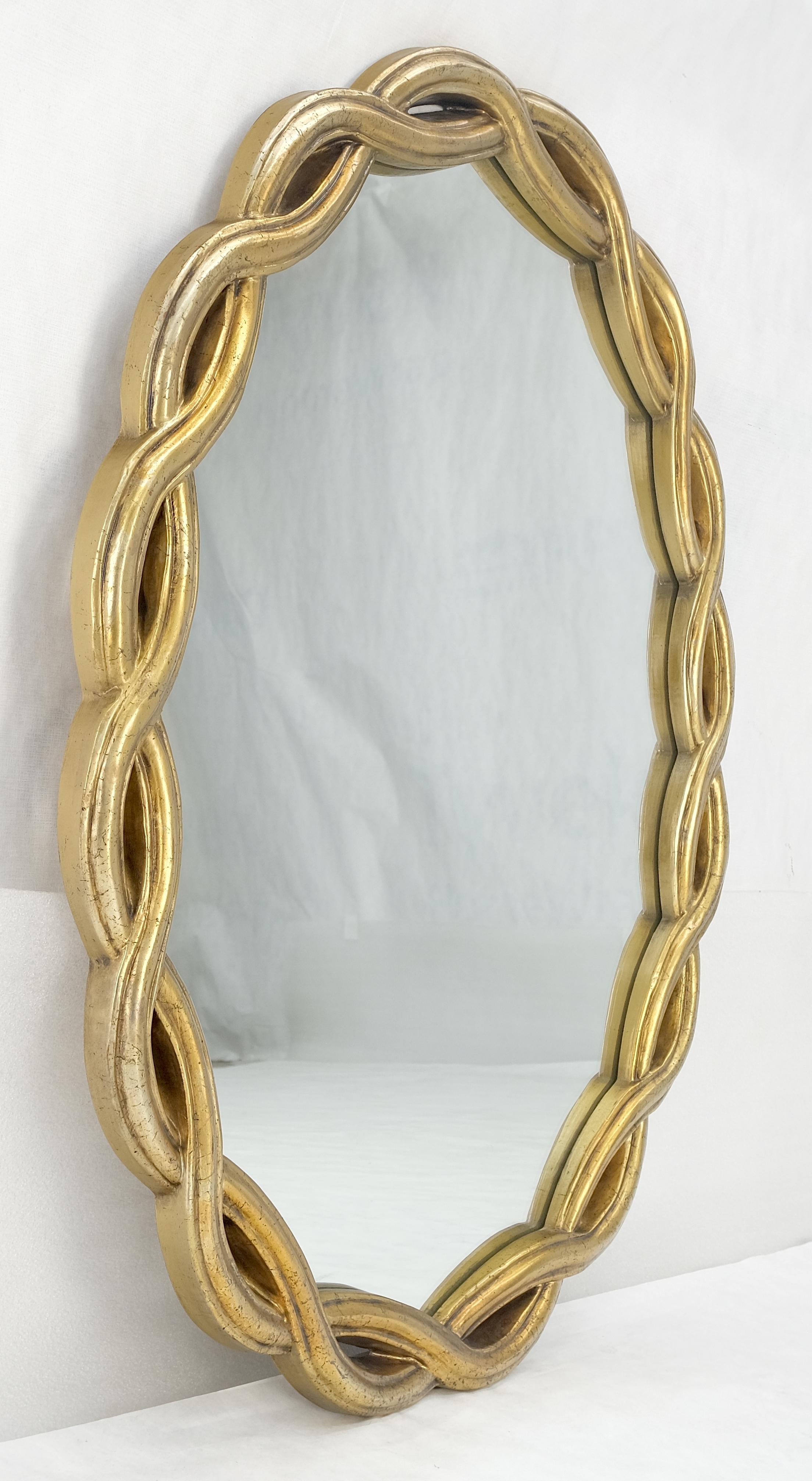 Espejo de pared ovalado con marco dorado estilo corteza de pastel Mid Century Modern MINT Estadounidense en venta