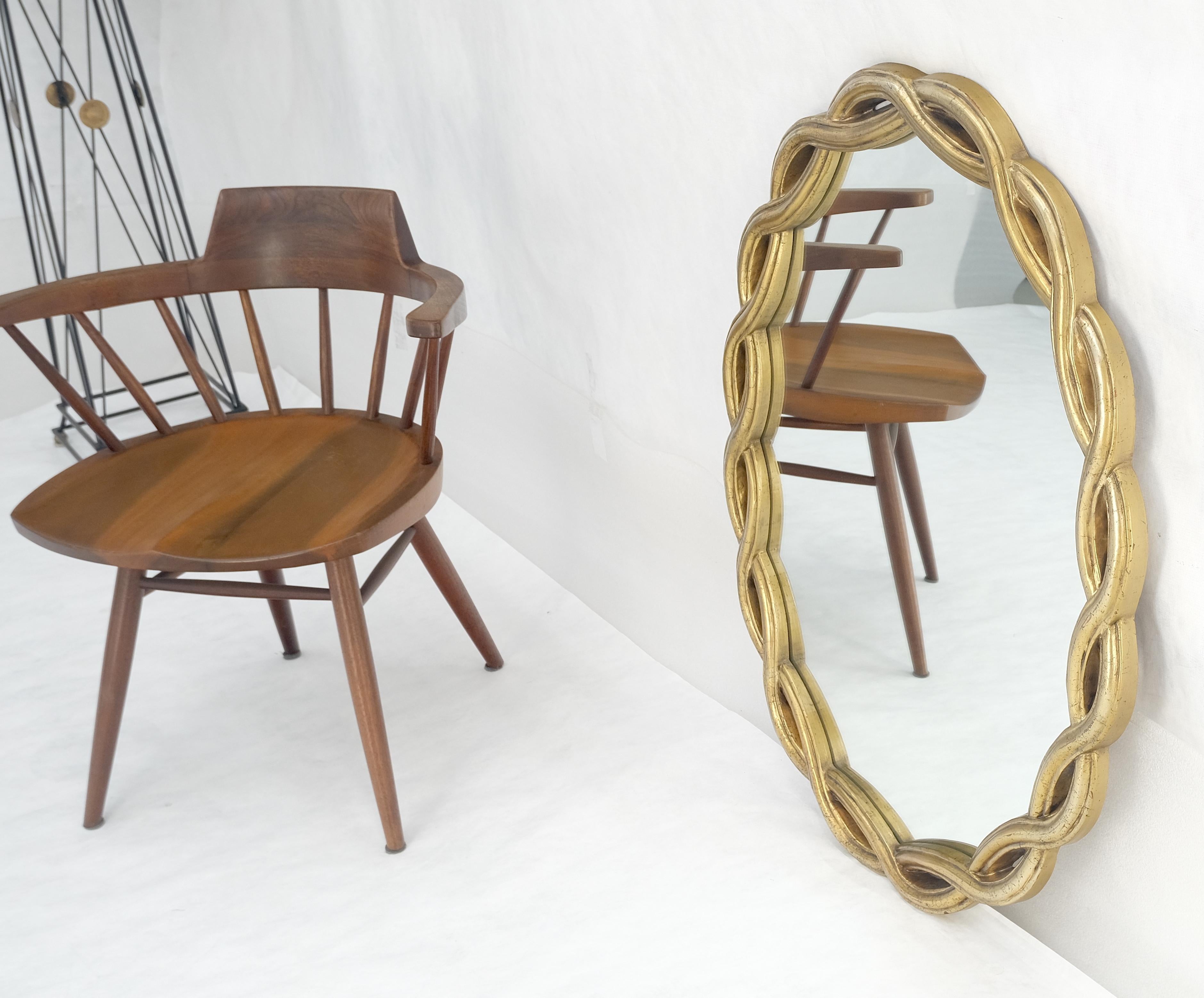 Espejo de pared ovalado con marco dorado estilo corteza de pastel Mid Century Modern MINT siglo XX en venta