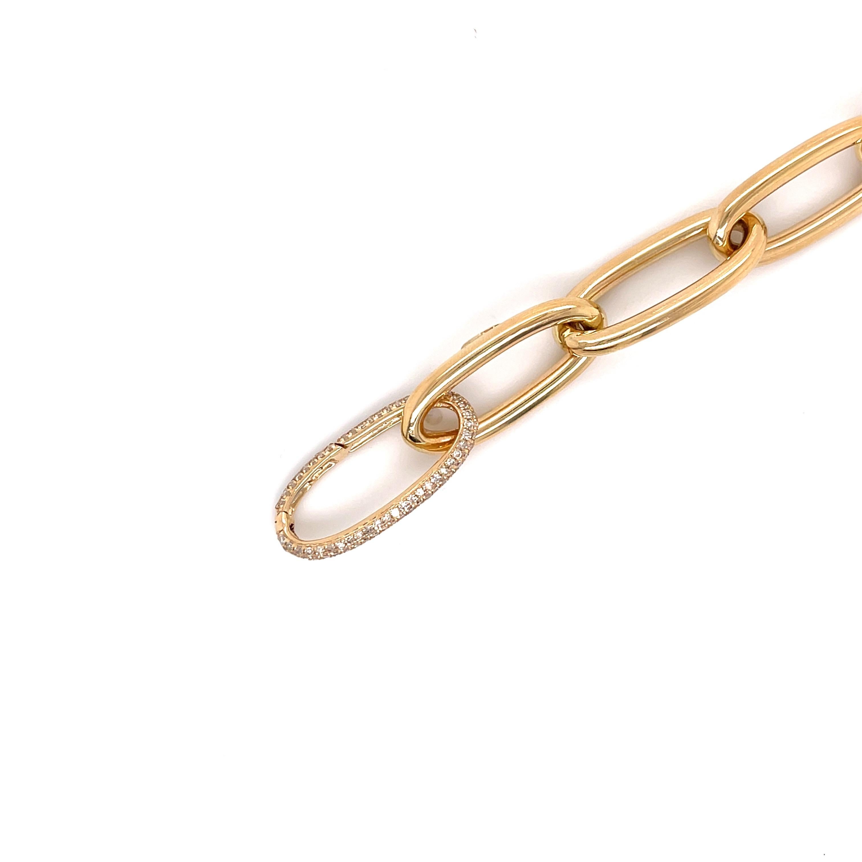 Round Cut Oval 14 Karat Yellow Gold Link Chain Bracelet with Diamond Link  For Sale