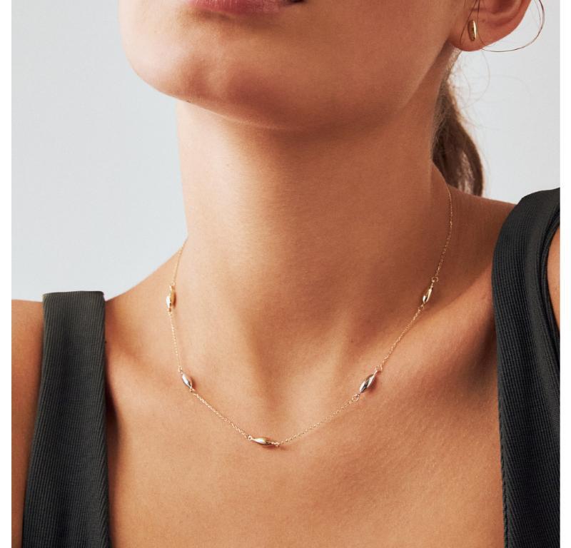 Women's Oval Gold Station Necklace 18