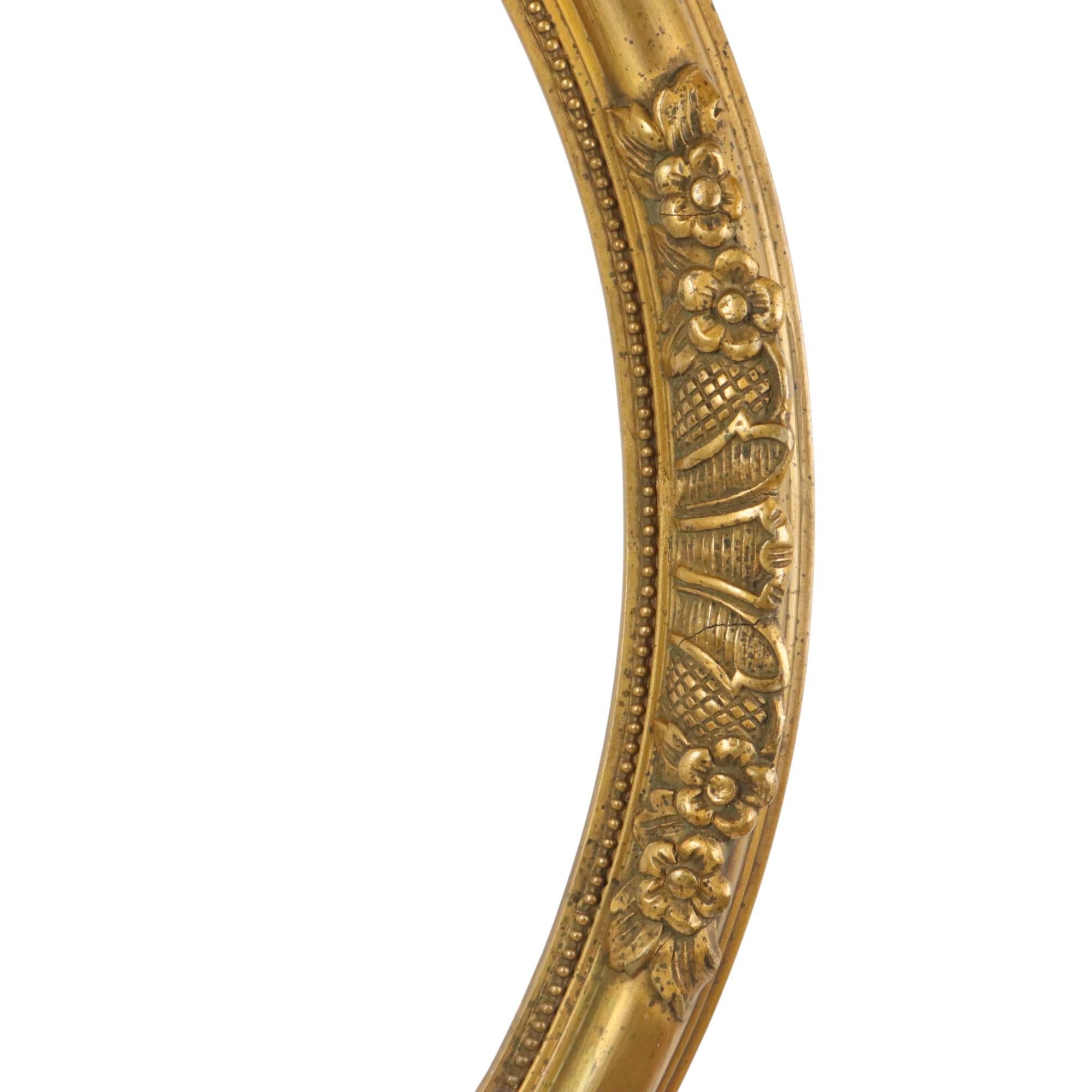 Cadre ovale en bois doré Fleurs classiques Style baroque France 57x47cm Bon état - En vente à Poperinge, BE