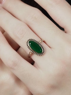 Anello da cocktail ovale di agata verde in stile vintage in oro giallo 14K