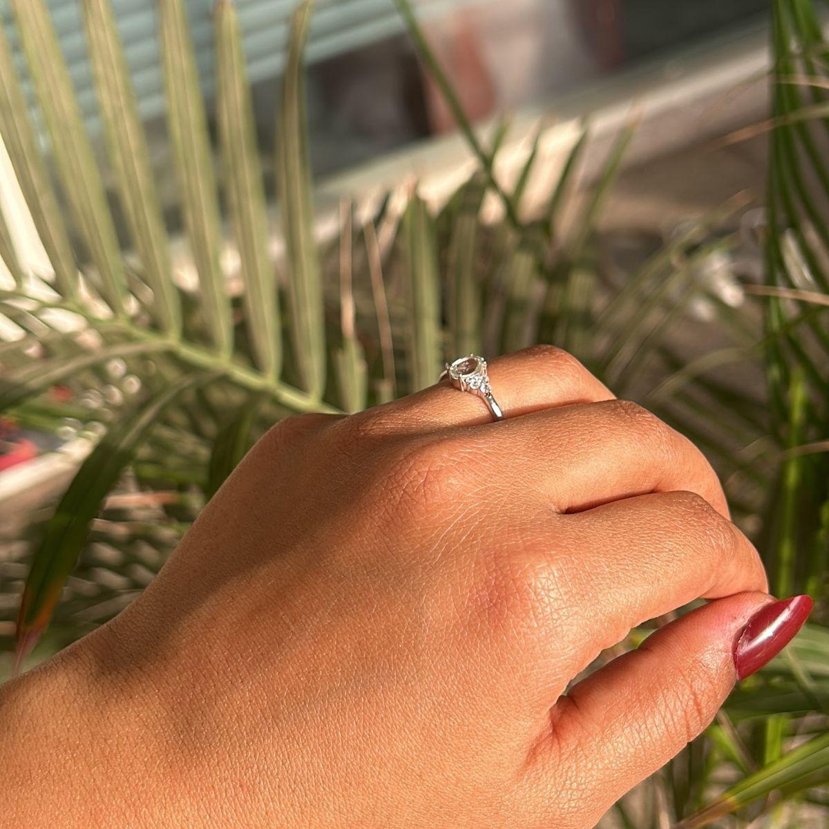 For Sale:  Oval Green Amethyst Everyday Wear Gemstone Ring for Mom Gift in 925 Silver 6