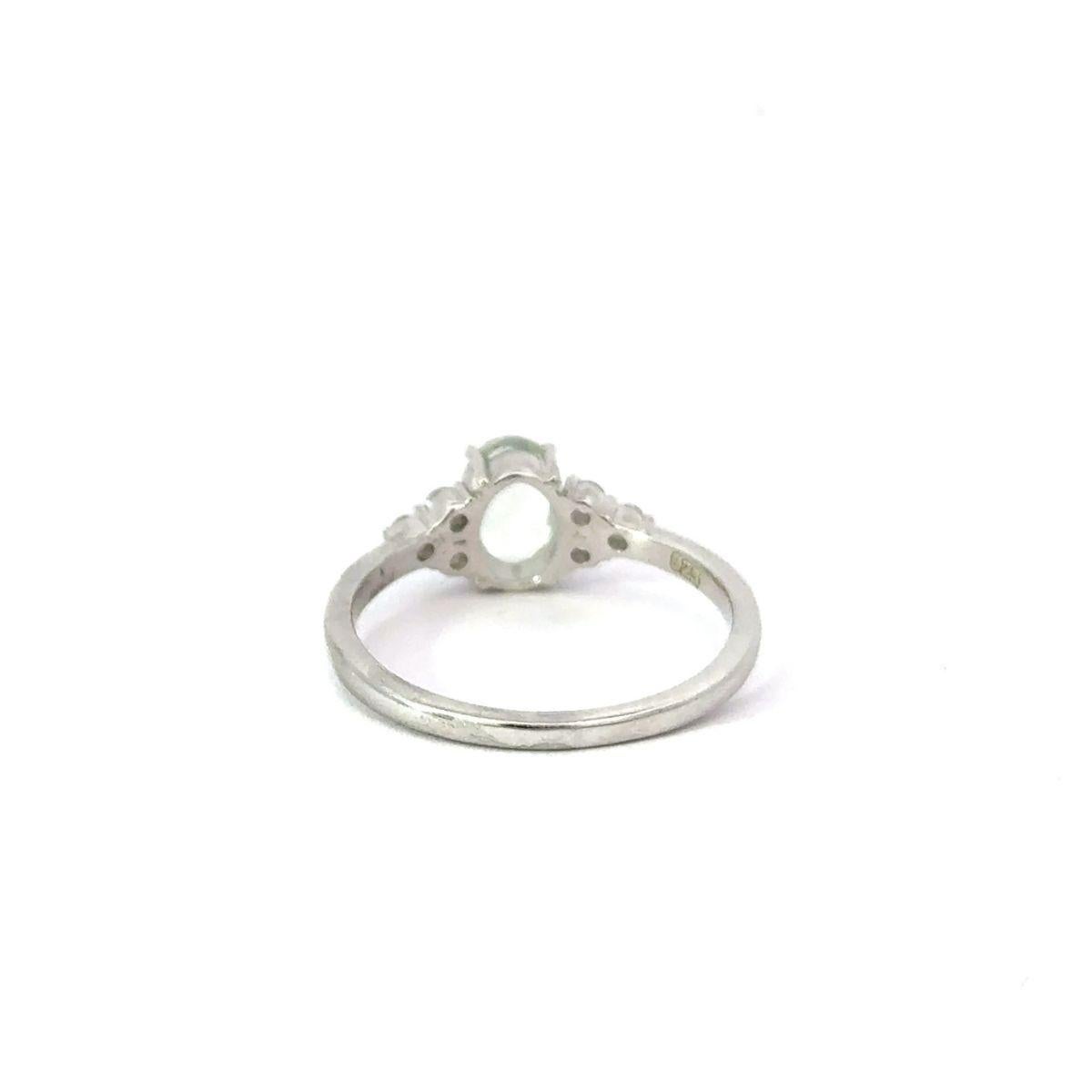 For Sale:  Oval Green Amethyst Everyday Wear Gemstone Ring for Mom Gift in 925 Silver 7