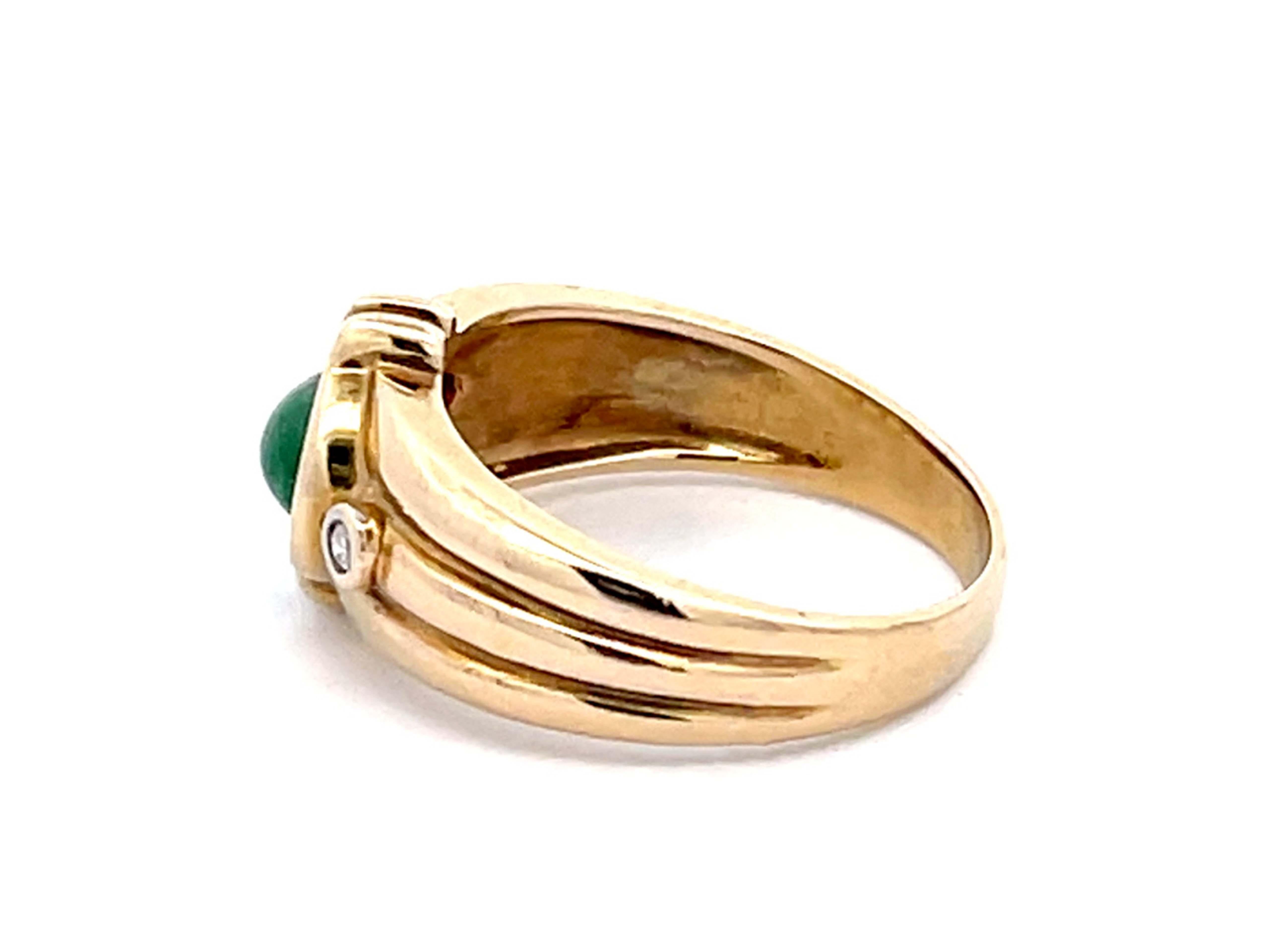 Oval Green Cabochon Emerald and Diamond Ring in 14k Yellow Gold In Excellent Condition For Sale In Honolulu, HI