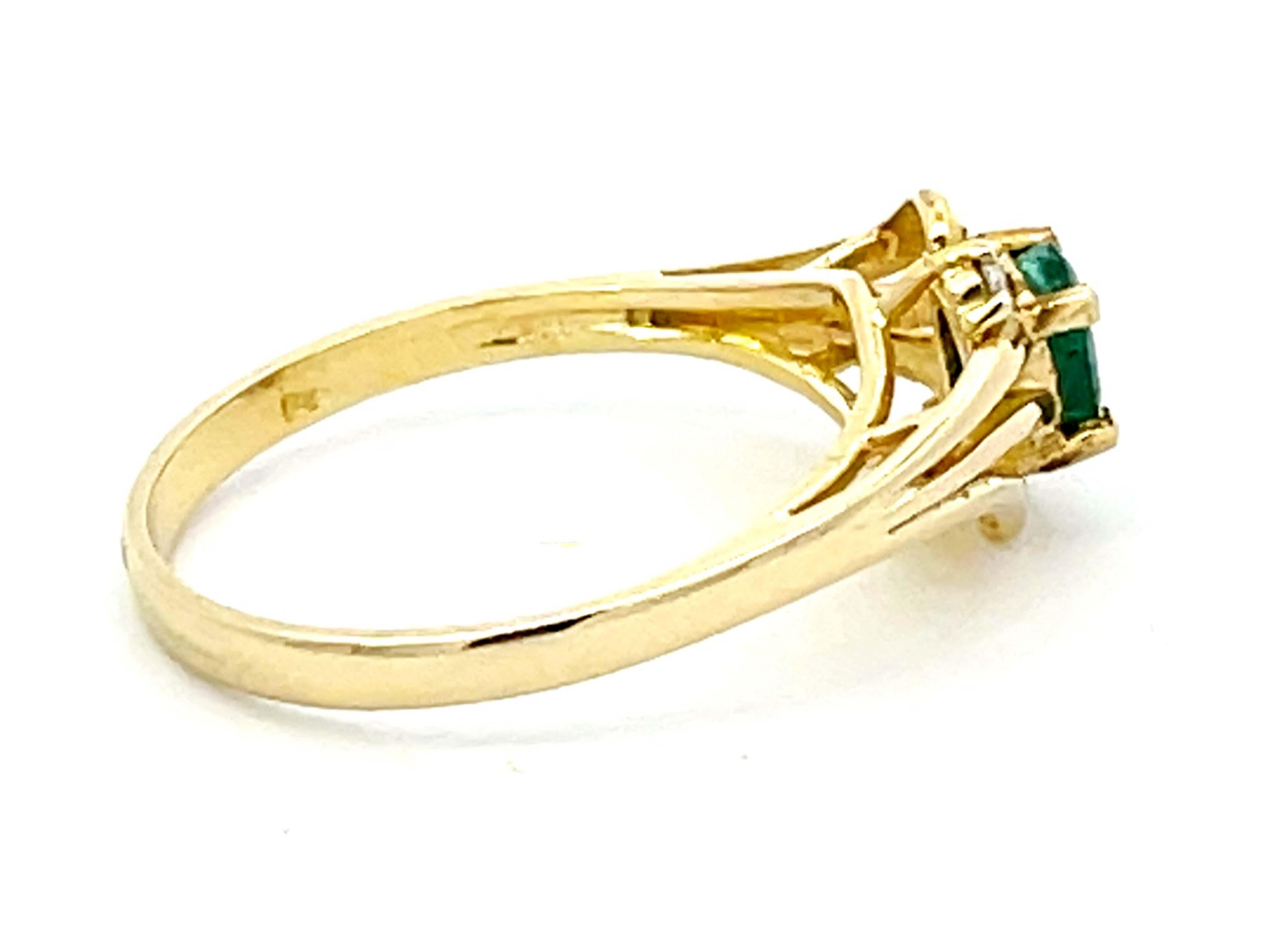 Brilliant Cut Oval Green Emerald and 2 Diamond Stackable Ring in 14k Yellow Gold For Sale