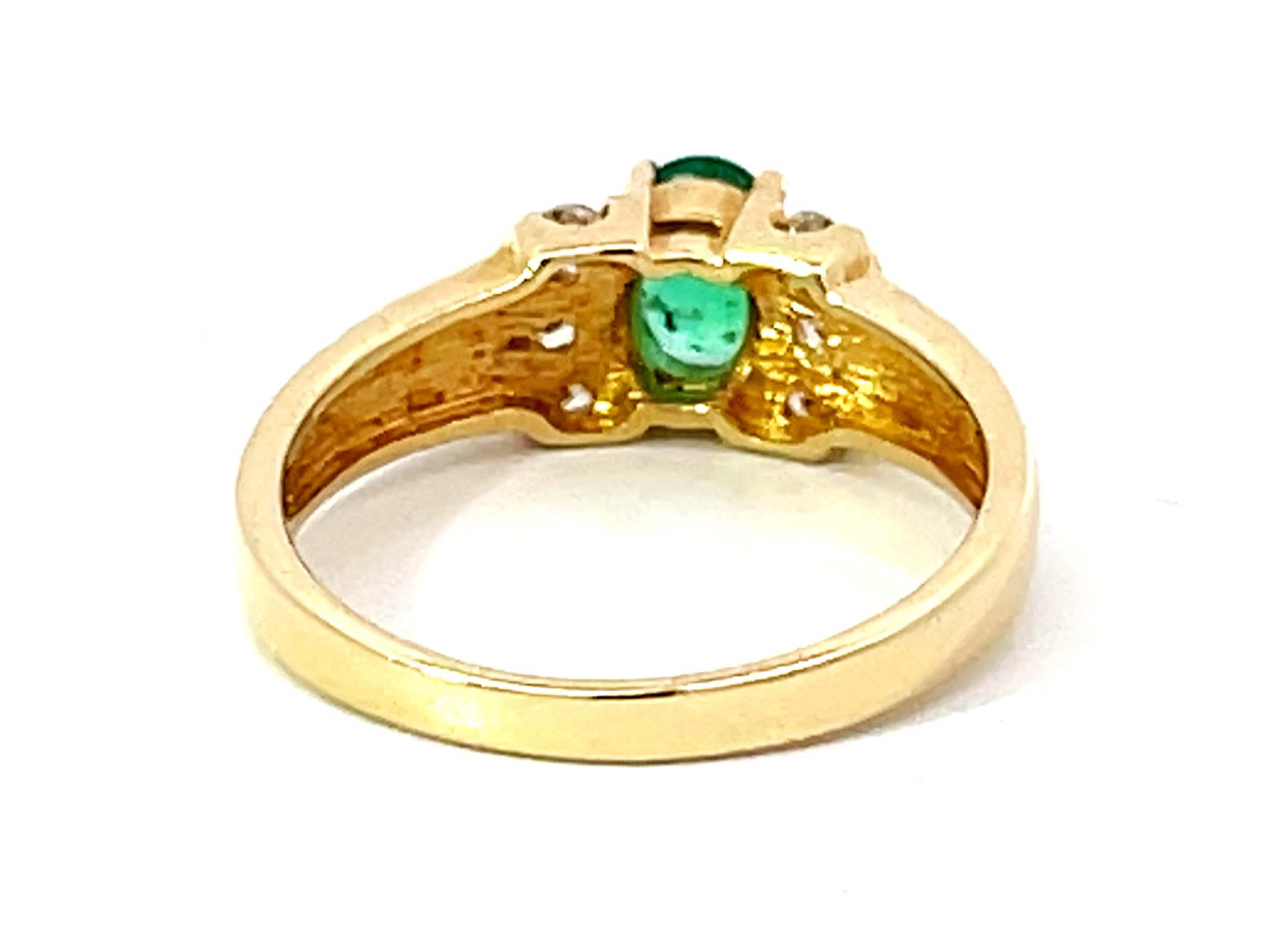 Oval Green Emerald and 6 Diamond Stackable Ring in 14k Yellow Gold For Sale 1