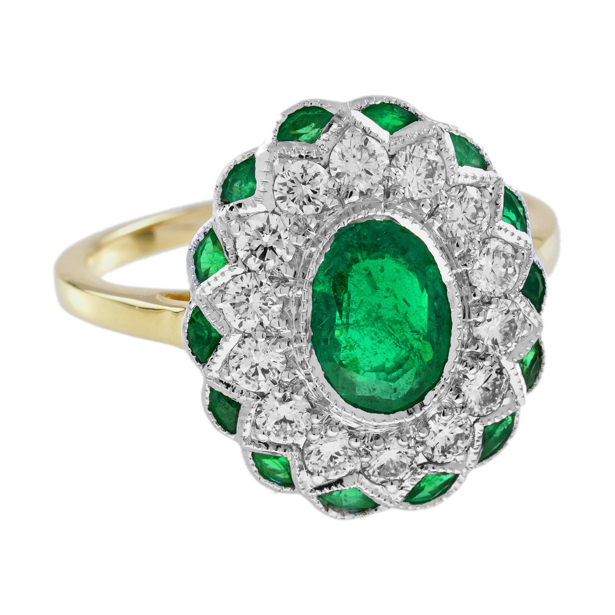 El anillo es precioso. En el corazón de esta impresionante pieza se encuentra una cautivadora esmeralda de forma ovalada, con un peso aproximado de 1,1 quilates, radiante en su vibrante tono verde. Esta gema está acentuada ingeniosamente con