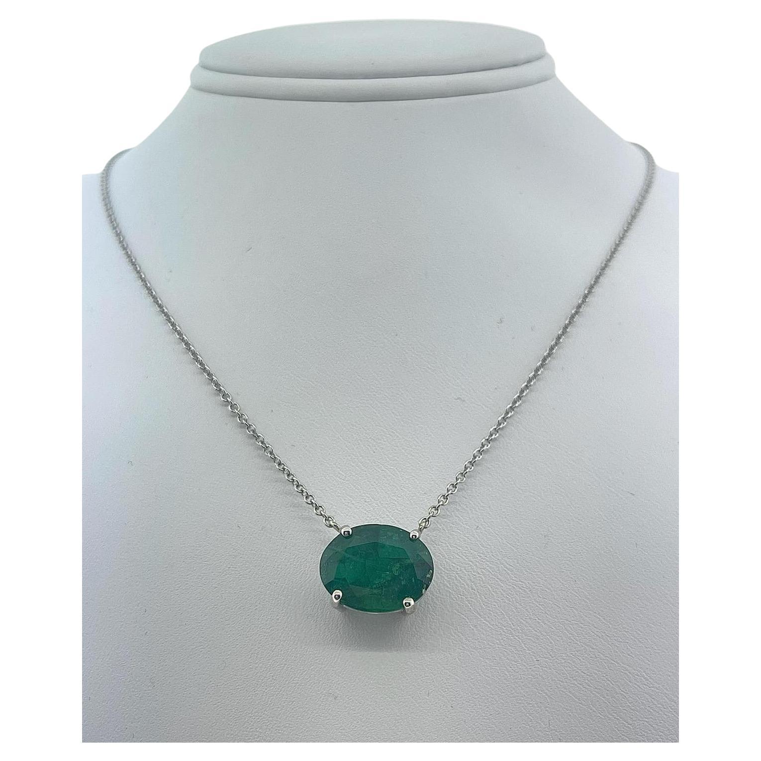 Oval Green Emerald Necklace  In New Condition For Sale In Los Angeles, CA
