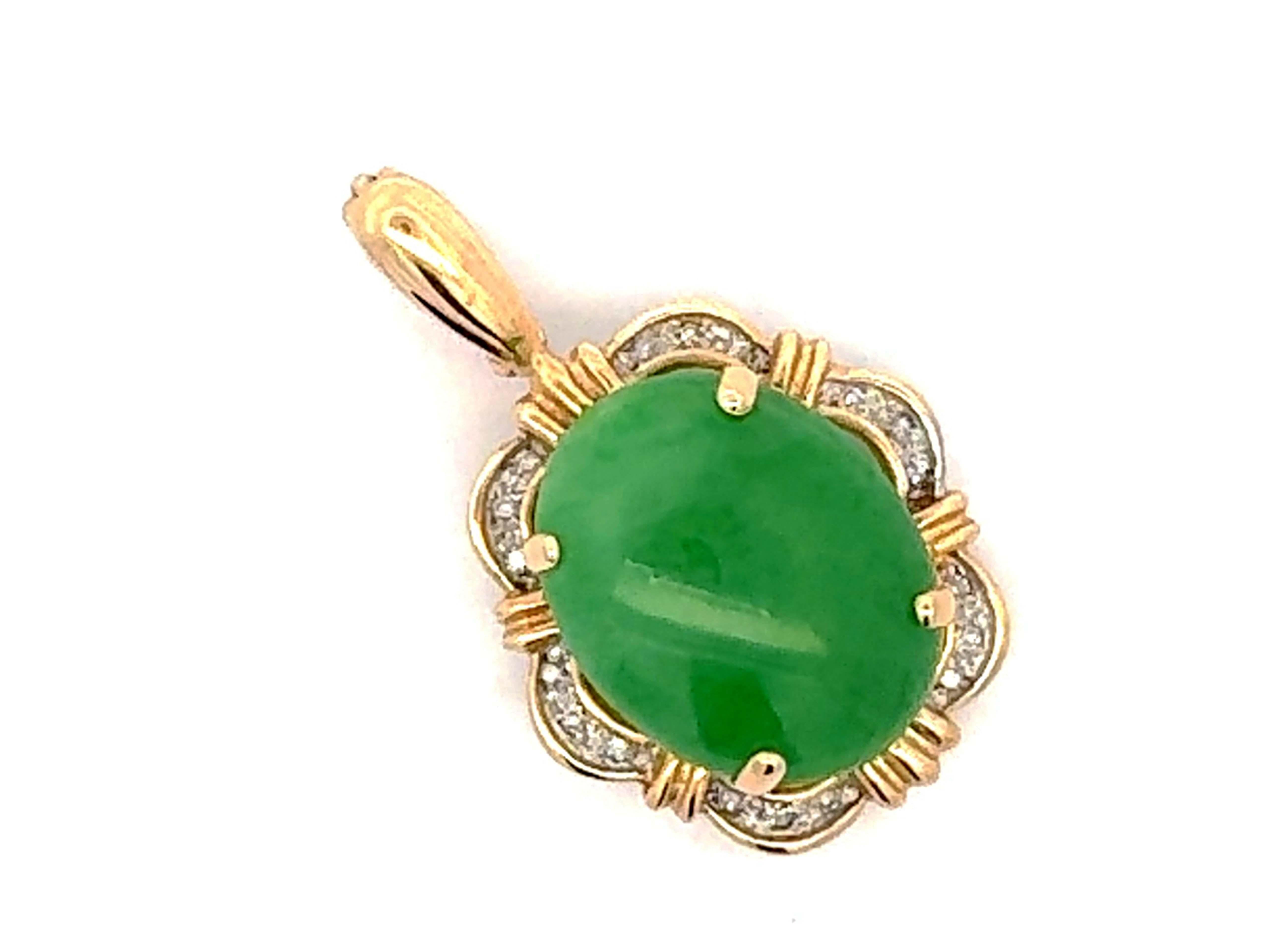 Oval Green Jade Cabochon Diamond Pendant 14k Yellow Gold In Excellent Condition For Sale In Honolulu, HI