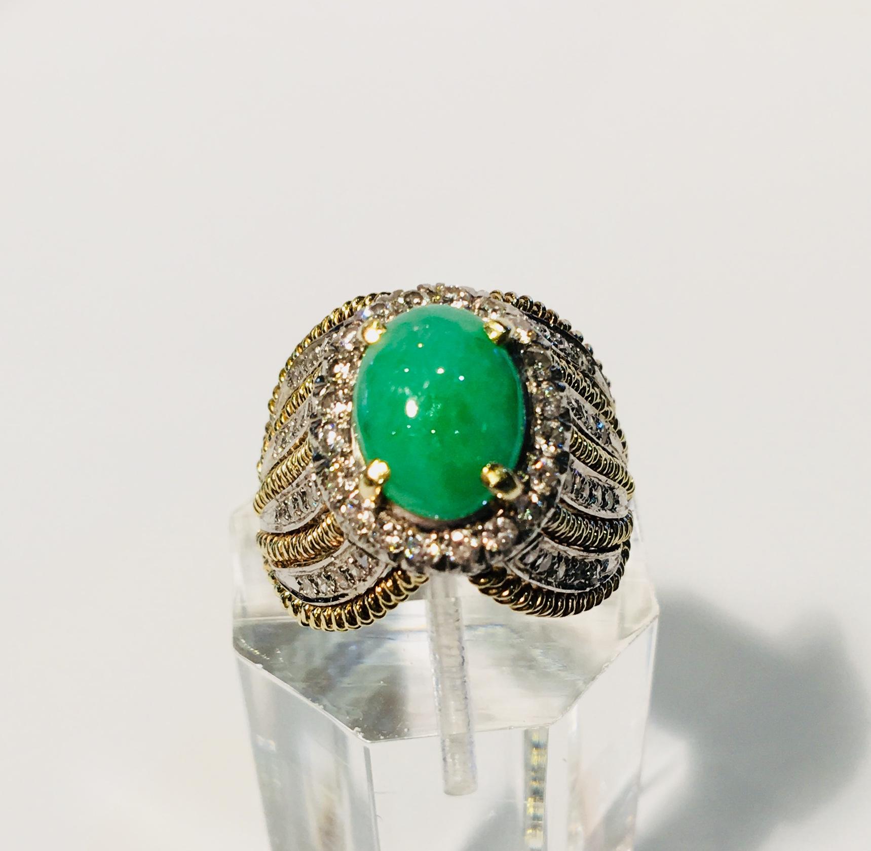 Ovaler ovaler grüner Jade Diamant Halo Gelbgold Mode Ring mit 1 Karat Diamanten im Angebot 5